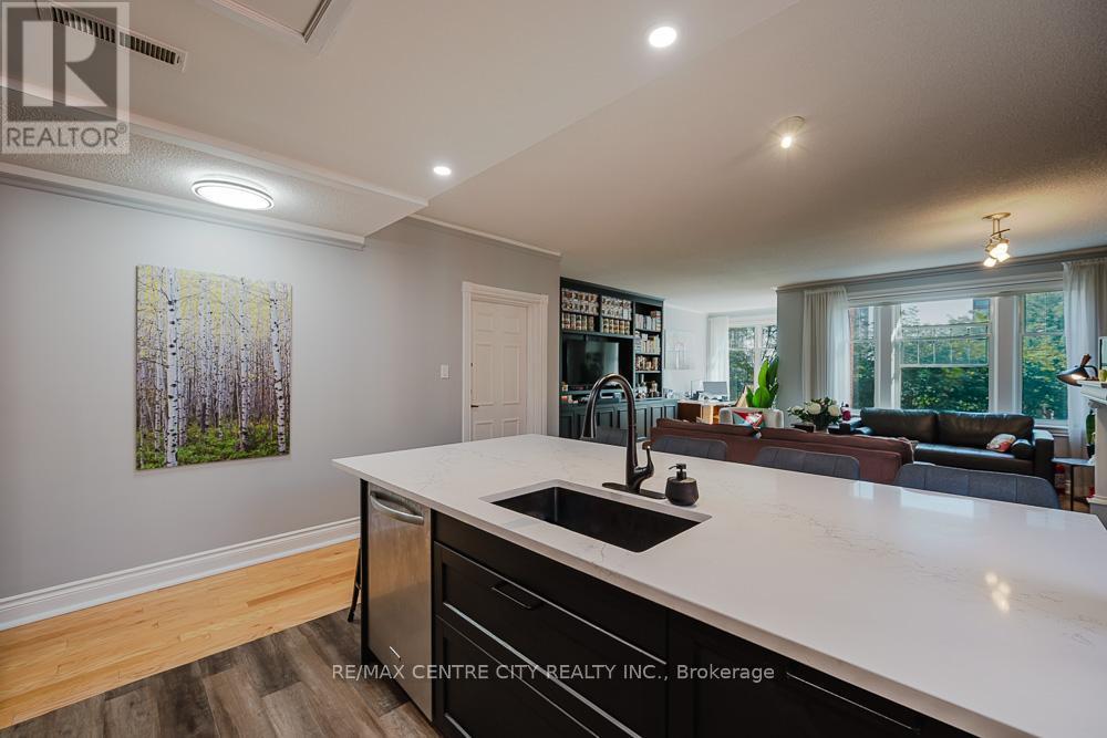 401 - 280 Queens Avenue S, London East, Ontario  N6B 1X3 - Photo 5 - X12307000