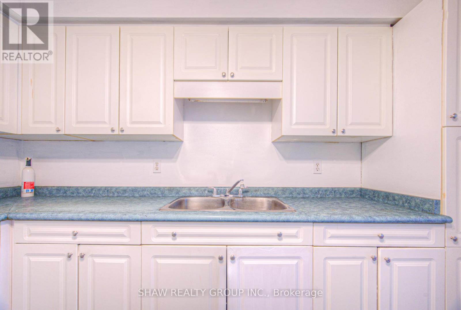270 Dolph Street N, Cambridge, Ontario  N3H 2A7 - Photo 11 - X12437332