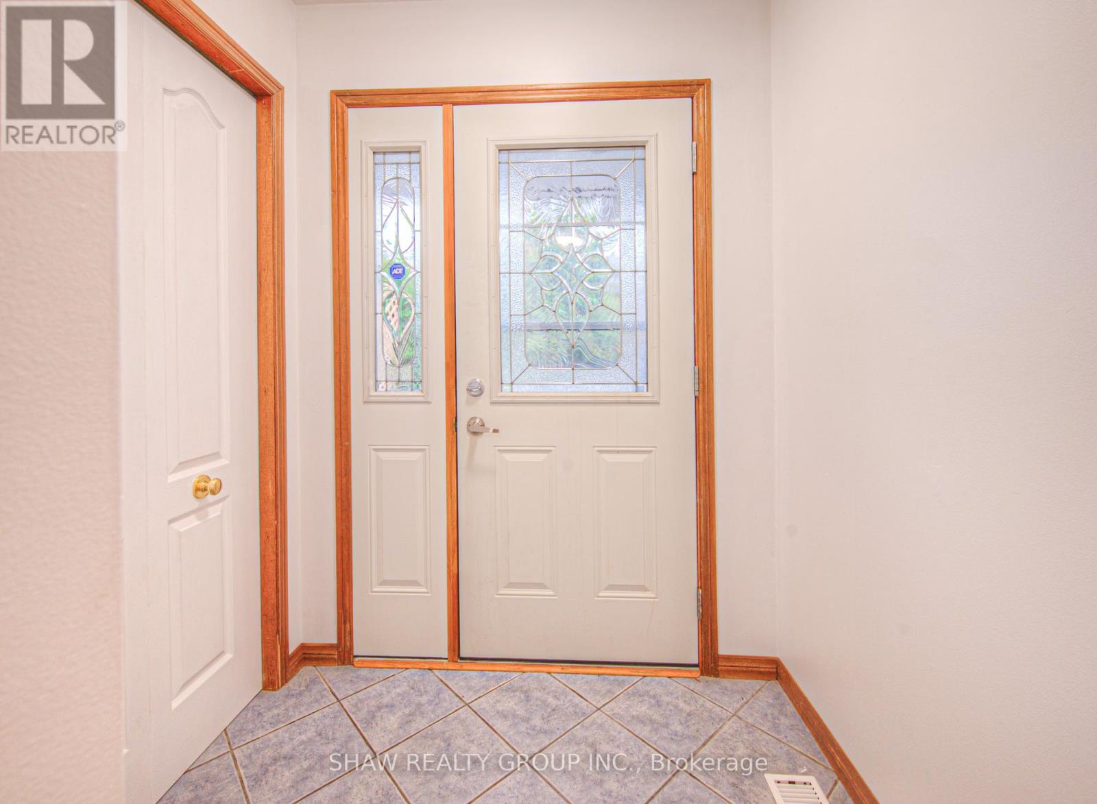 270 Dolph Street N, Cambridge, Ontario  N3H 2A7 - Photo 4 - X12437332