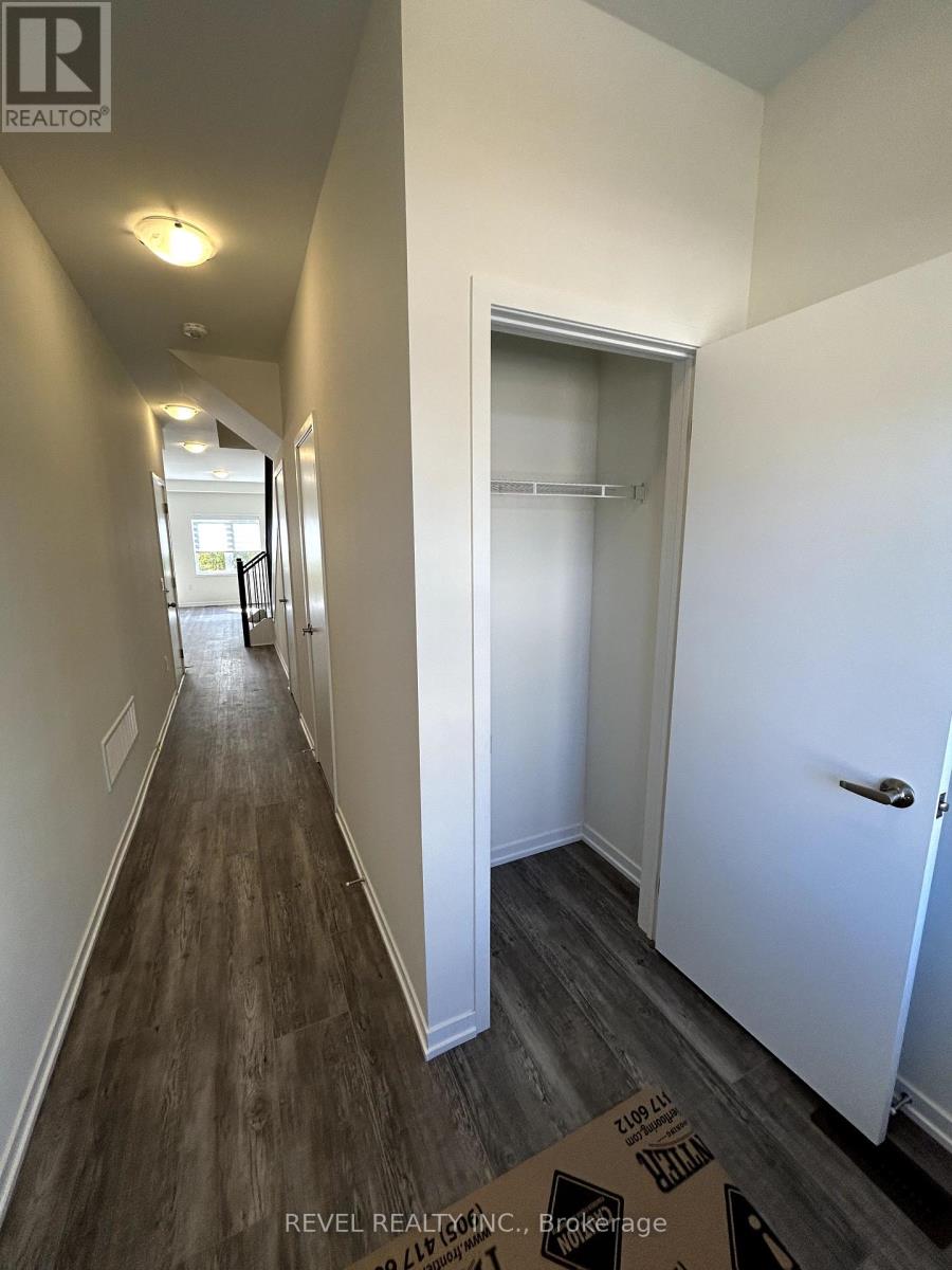 25 Radium Lane, Cambridge, Ontario  N1P 1H1 - Photo 2 - X12437335