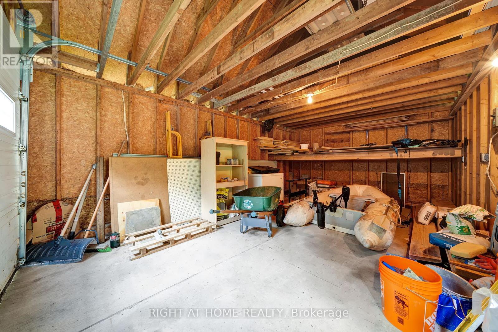 135 Browns Lane, Georgian Bluffs, Ontario  N0H 2K0 - Photo 34 - X12437391