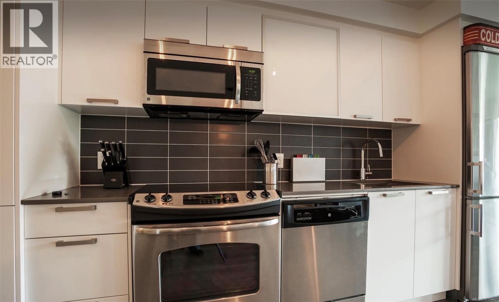 212 528 Pandora Ave, Victoria, British Columbia  V8W 0C6 - Photo 14 - 1015447