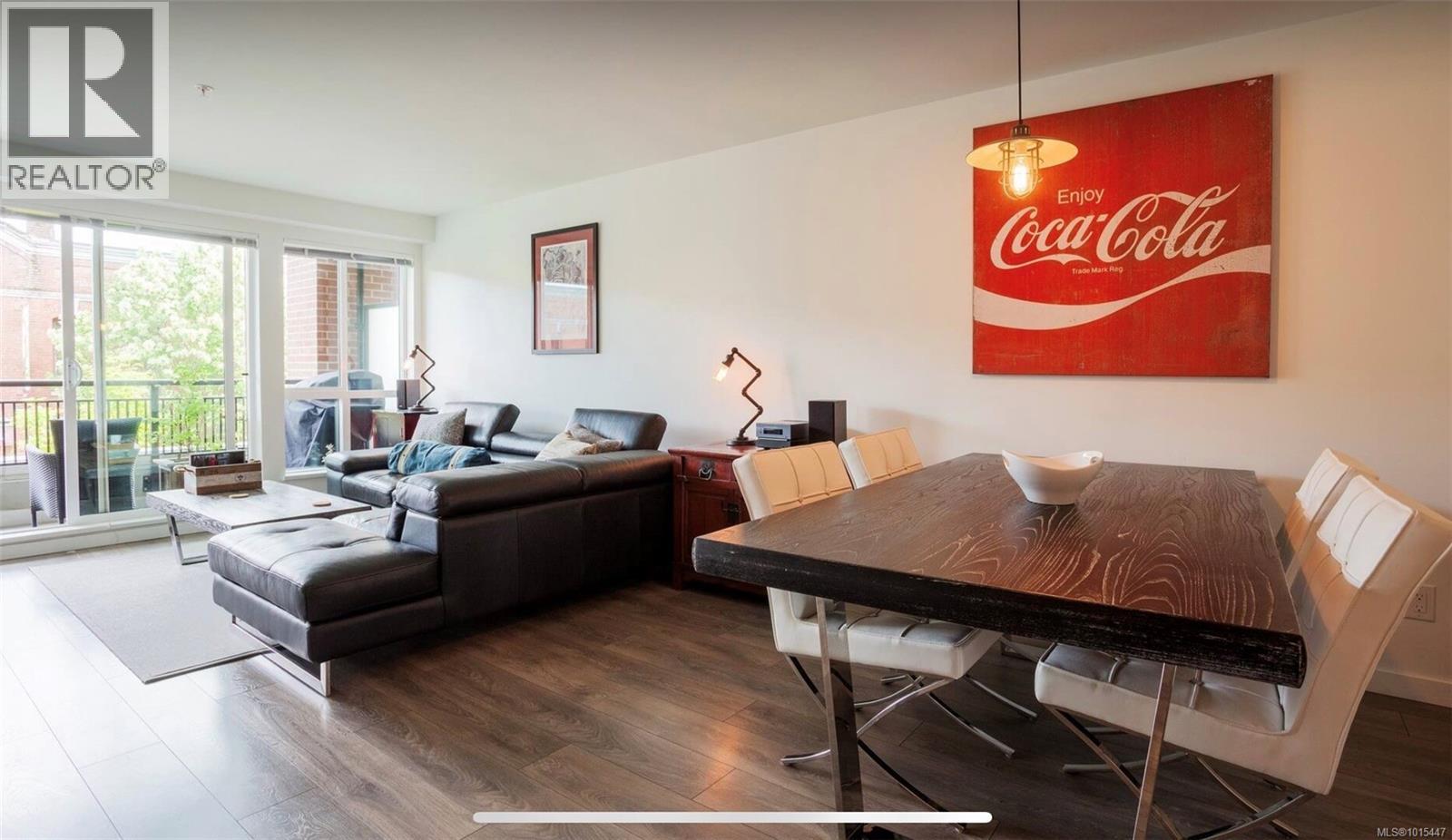 212 528 Pandora Ave, Victoria, British Columbia  V8W 0C6 - Photo 4 - 1015447