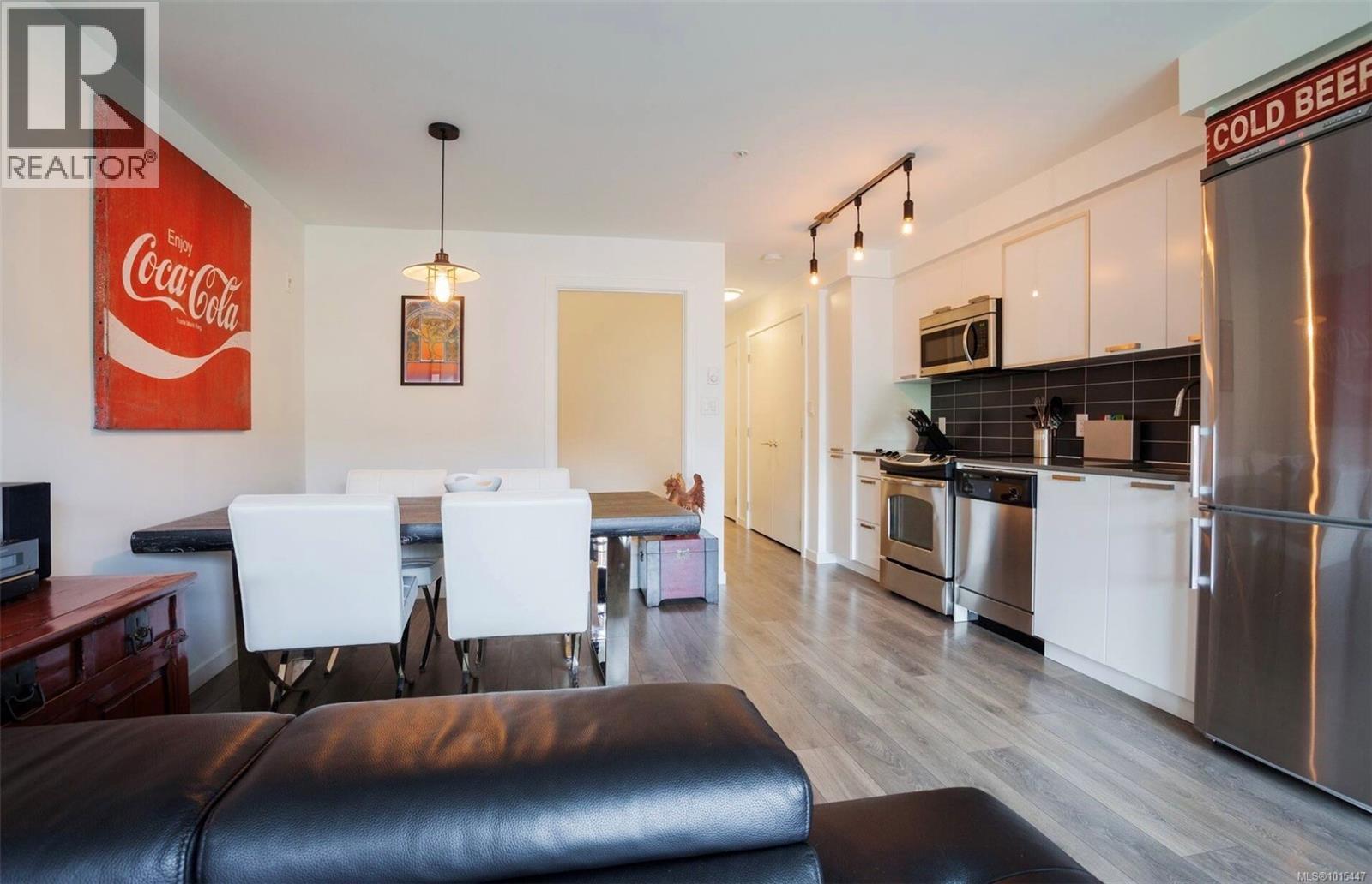 212 528 Pandora Ave, Victoria, British Columbia  V8W 0C6 - Photo 6 - 1015447