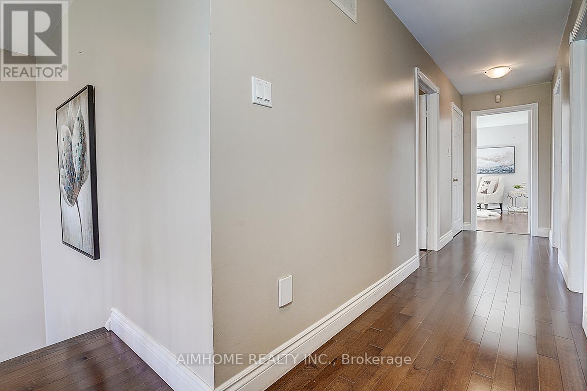 205 Pinewood Drive, Vaughan, Ontario  L4J 5R7 - Photo 18 - N12437336
