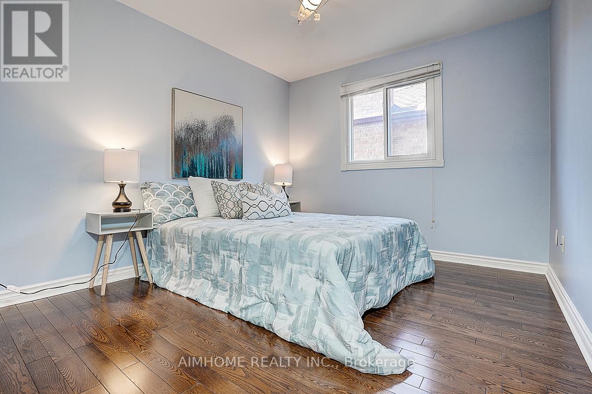 205 Pinewood Drive, Vaughan, Ontario  L4J 5R7 - Photo 23 - N12437336
