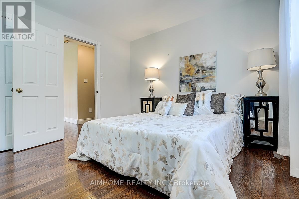 205 Pinewood Drive, Vaughan, Ontario  L4J 5R7 - Photo 25 - N12437336