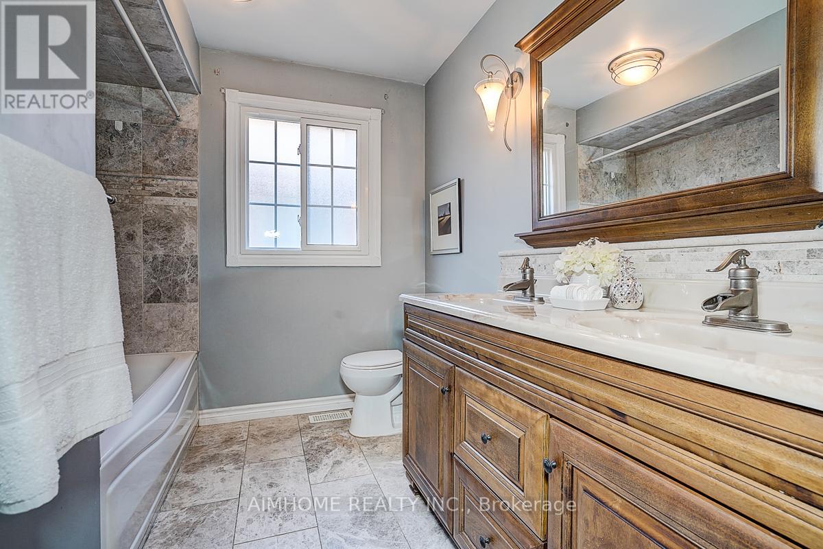 205 Pinewood Drive, Vaughan, Ontario  L4J 5R7 - Photo 26 - N12437336
