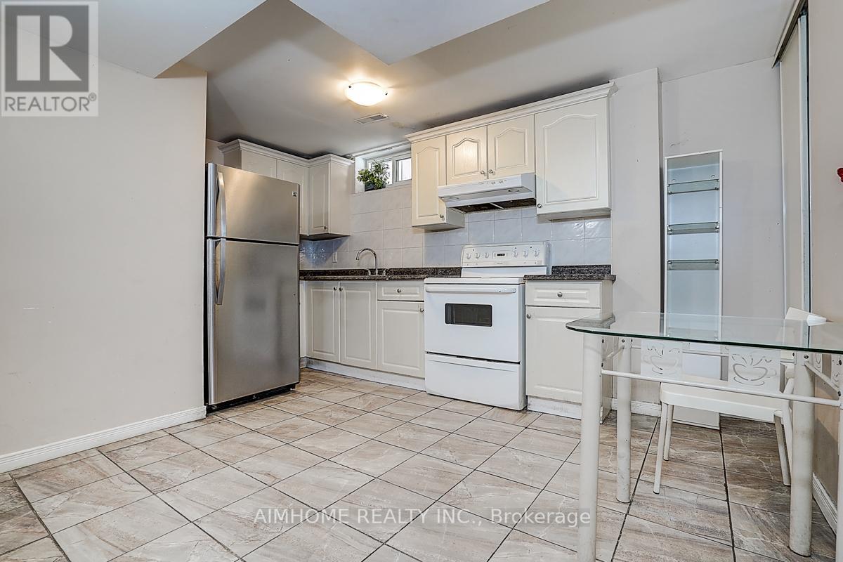 205 Pinewood Drive, Vaughan, Ontario  L4J 5R7 - Photo 27 - N12437336