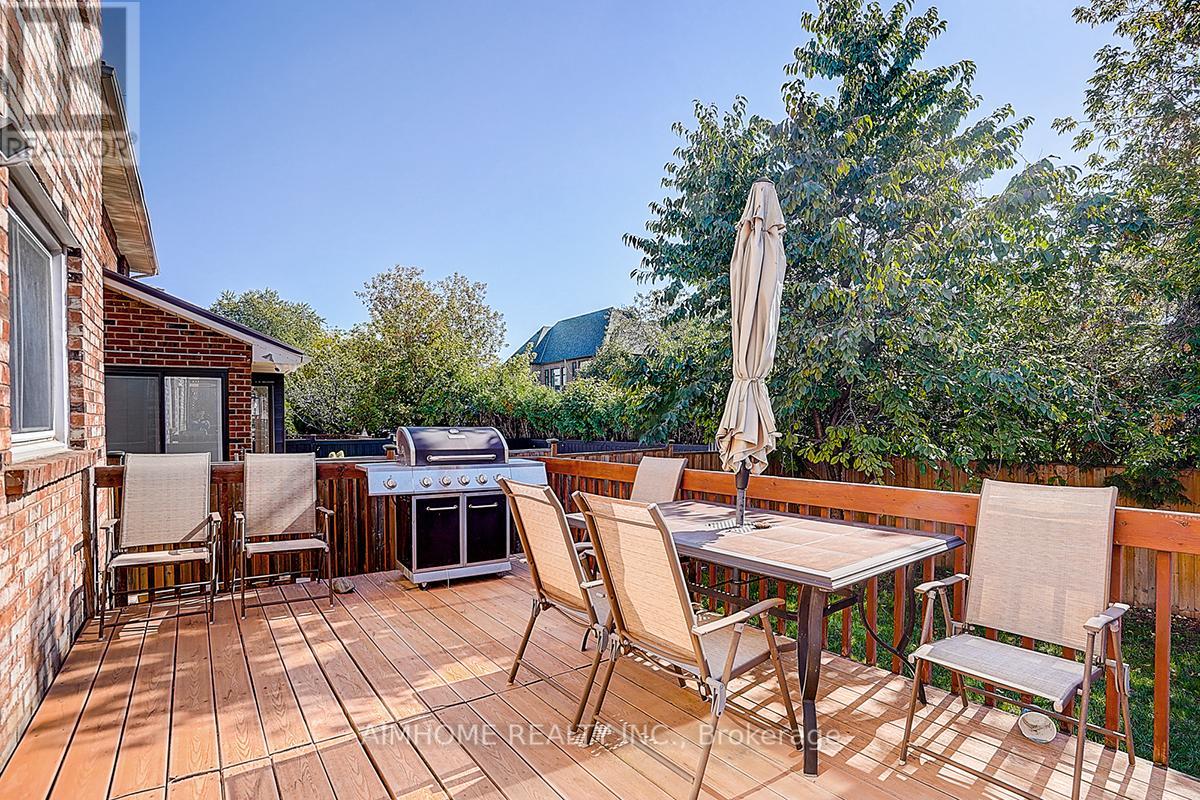 205 Pinewood Drive, Vaughan, Ontario  L4J 5R7 - Photo 31 - N12437336