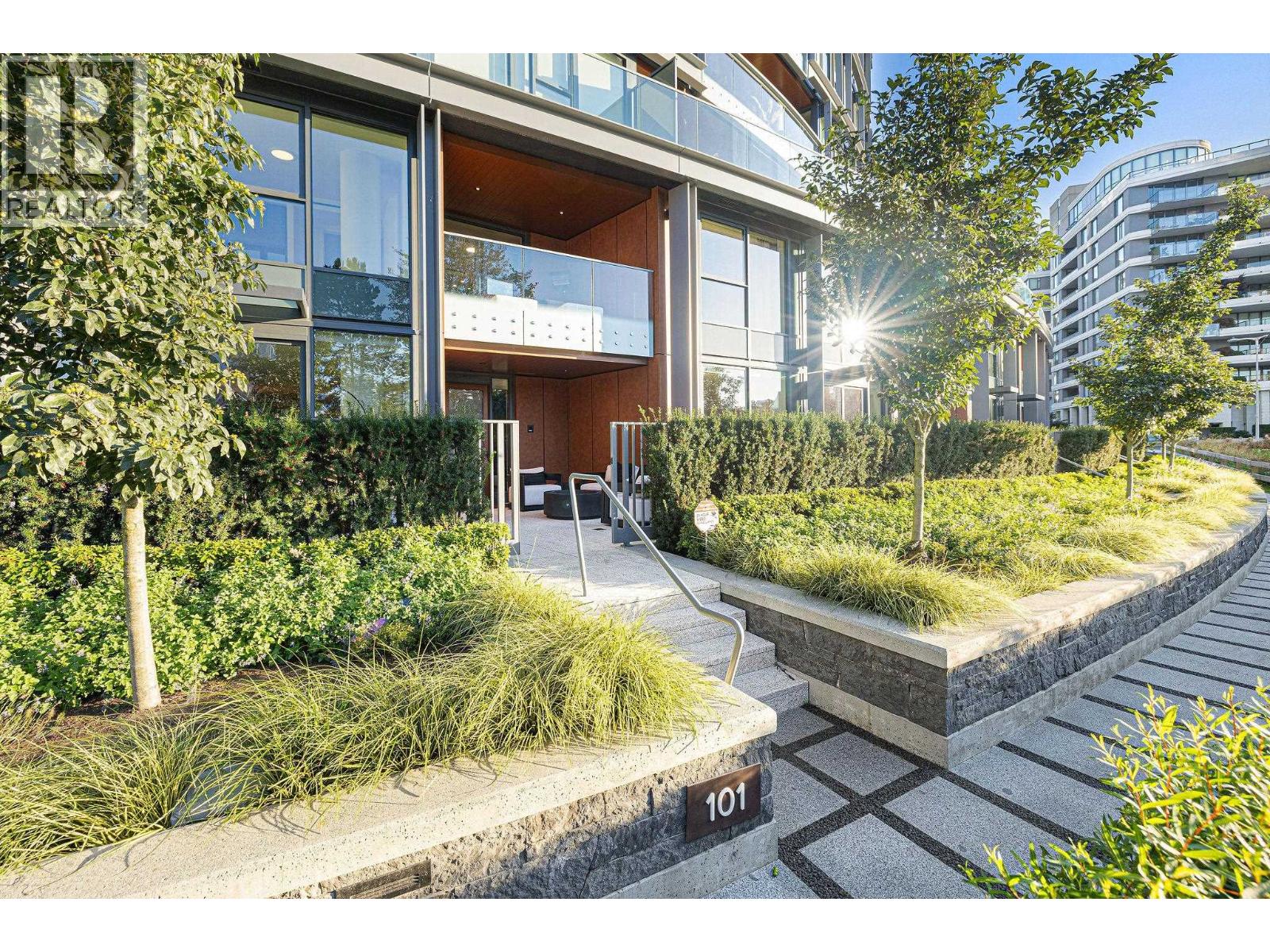 Property at 101 1601 QUEBEC STREET image 2