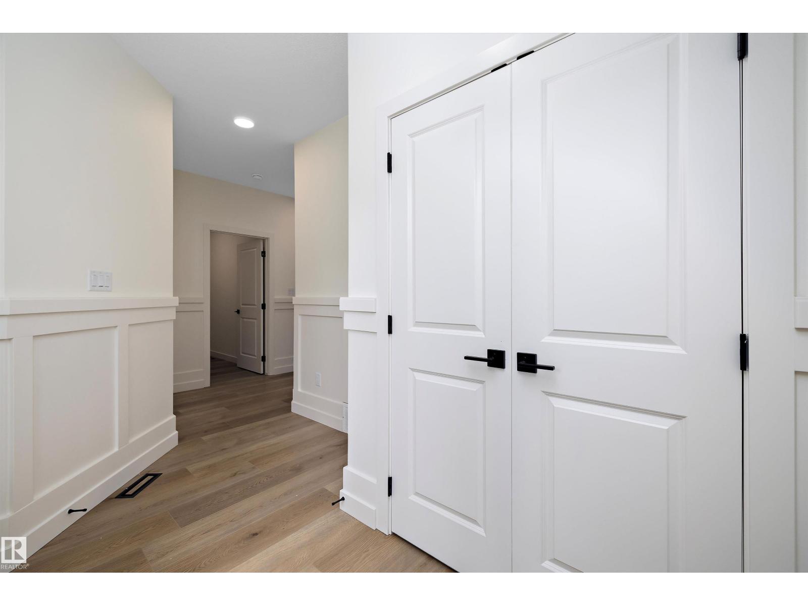 28 Cannes Cv, St. Albert, Alberta  T8T 2C6 - Photo 3 - E4460237