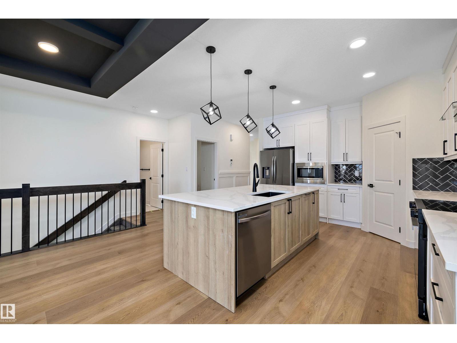 28 Cannes Cv, St. Albert, Alberta  T8T 2C6 - Photo 9 - E4460237