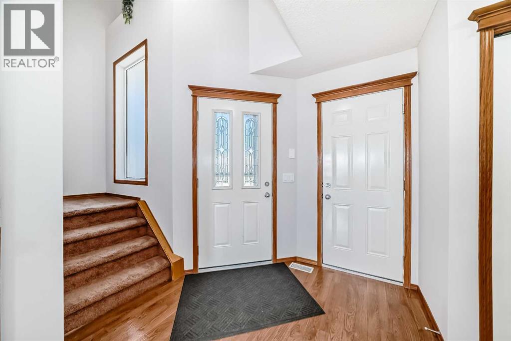 53 Evansford Grove Nw, Calgary, Alberta  T3P 1G7 - Photo 3 - A2258855