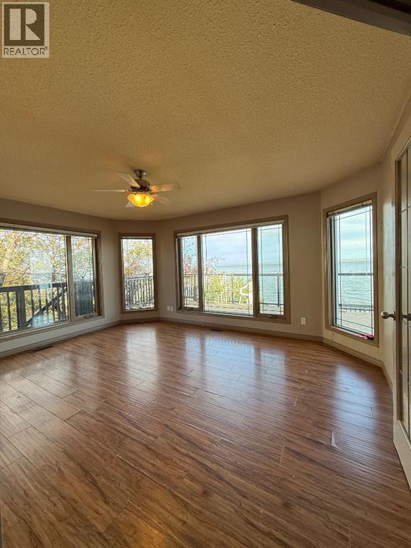 81 Peace River Avenue, Joussard, Alberta  T0G 1J0 - Photo 10 - A2259965