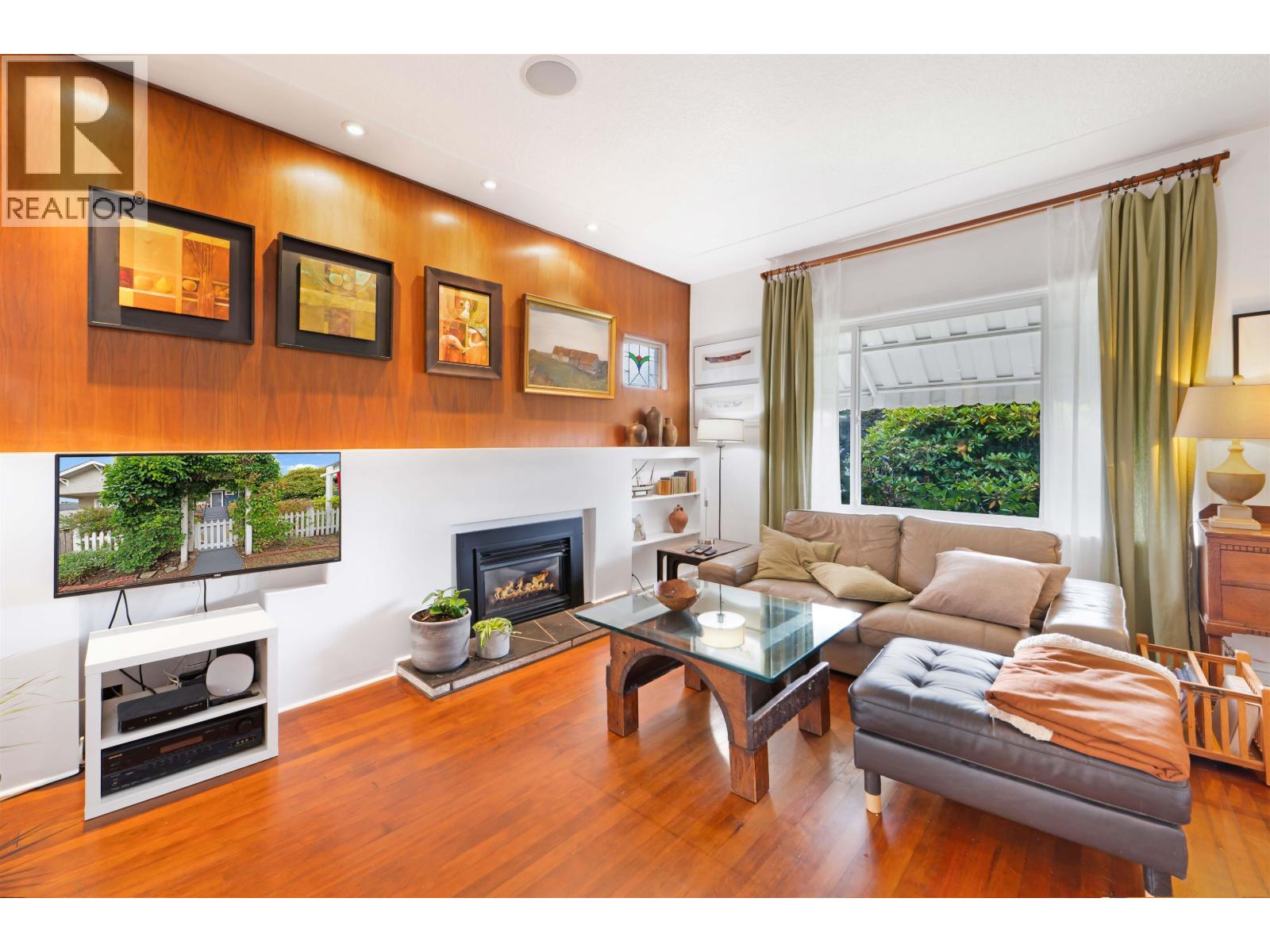 2677 Triumph Street, Vancouver, British Columbia  V5K 1T1 - Photo 3 - R3053154