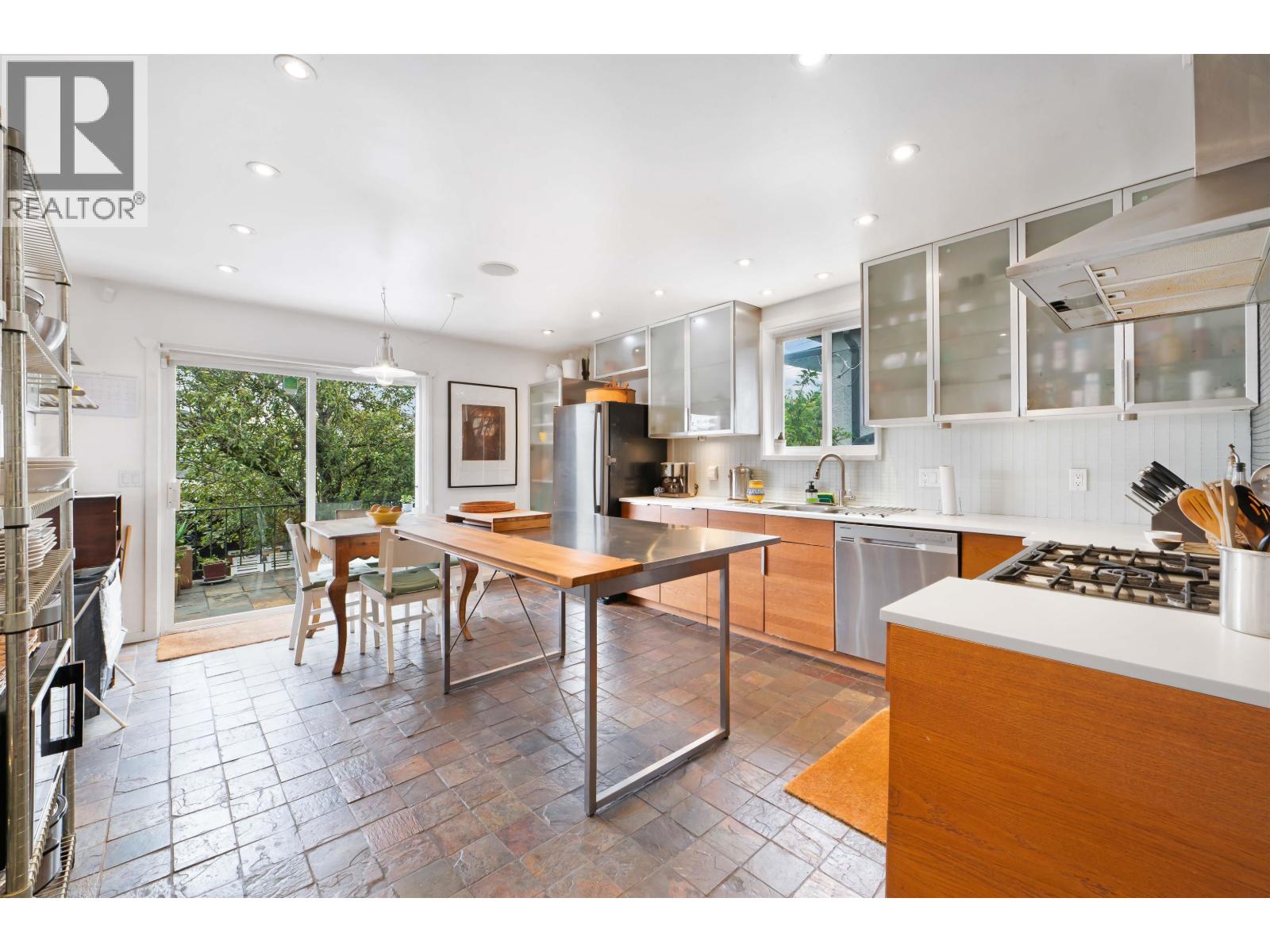 2677 Triumph Street, Vancouver, British Columbia  V5K 1T1 - Photo 7 - R3053154