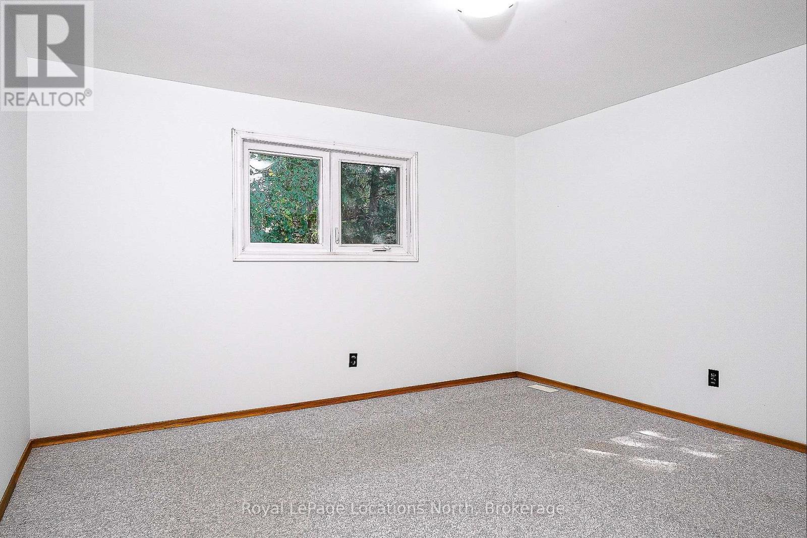 221 John Street, Clearview, Ontario  L0M 1S0 - Photo 20 - S12429112
