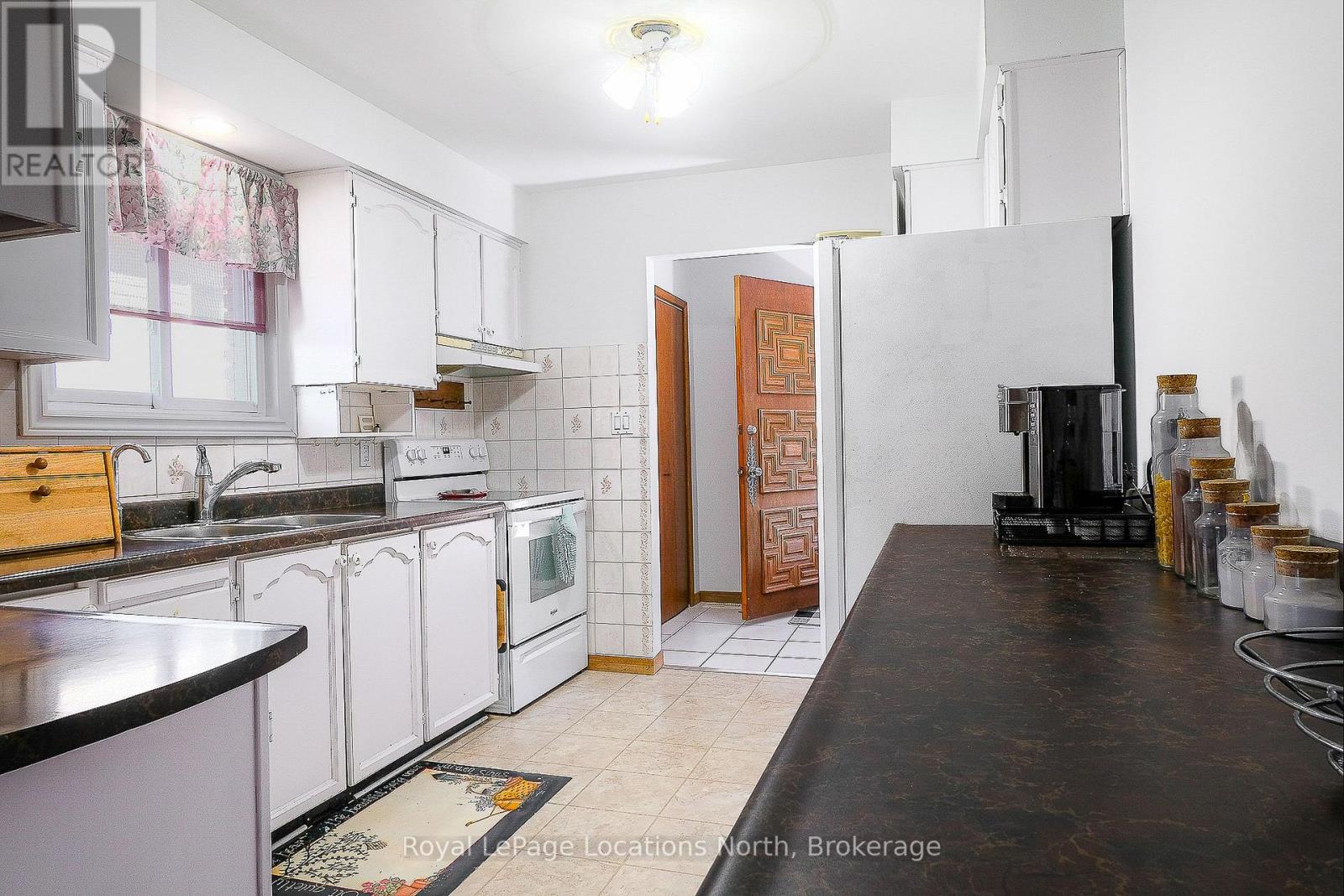 221 John Street, Clearview, Ontario  L0M 1S0 - Photo 8 - S12429112