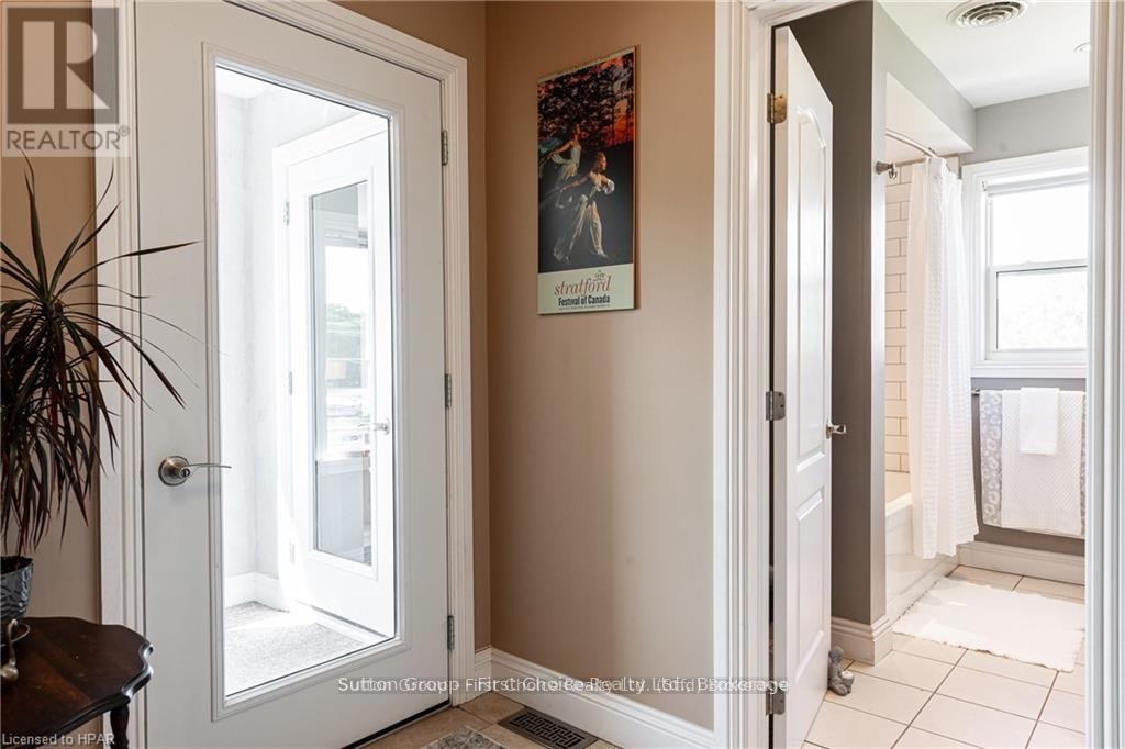 152 St Patrick Street, Stratford, Ontario  N5A 1A9 - Photo 29 - X12052561