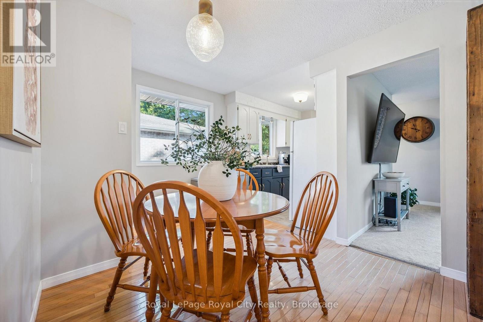 165 Hadati Road, Guelph, Ontario  N1E 6N3 - Photo 11 - X12437199