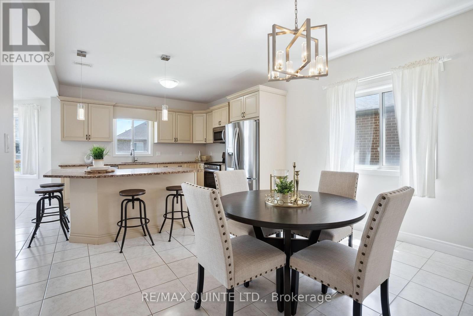 91 Hampton Ridge Drive E, Belleville (Thurlow Ward), Ontario  K8N 0E6 - Photo 16 - X12436749