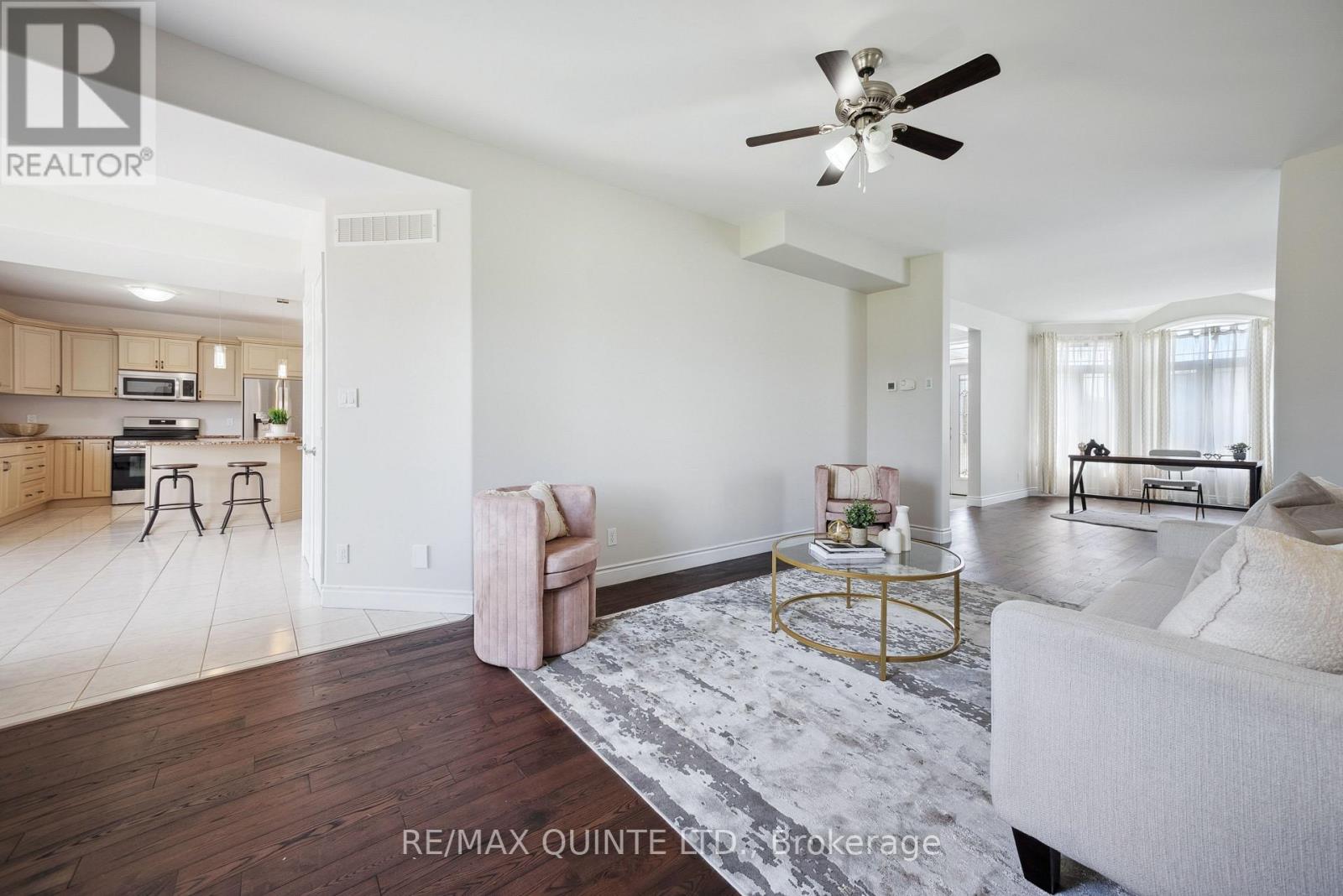 91 Hampton Ridge Drive E, Belleville (Thurlow Ward), Ontario  K8N 0E6 - Photo 11 - X12436749