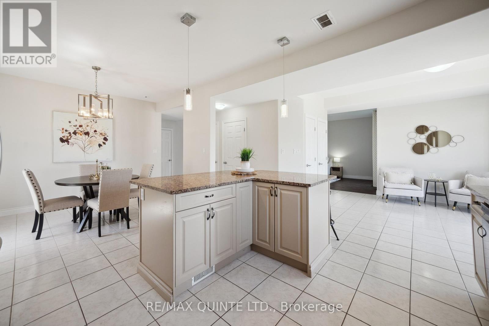 91 Hampton Ridge Drive E, Belleville (Thurlow Ward), Ontario  K8N 0E6 - Photo 15 - X12436749