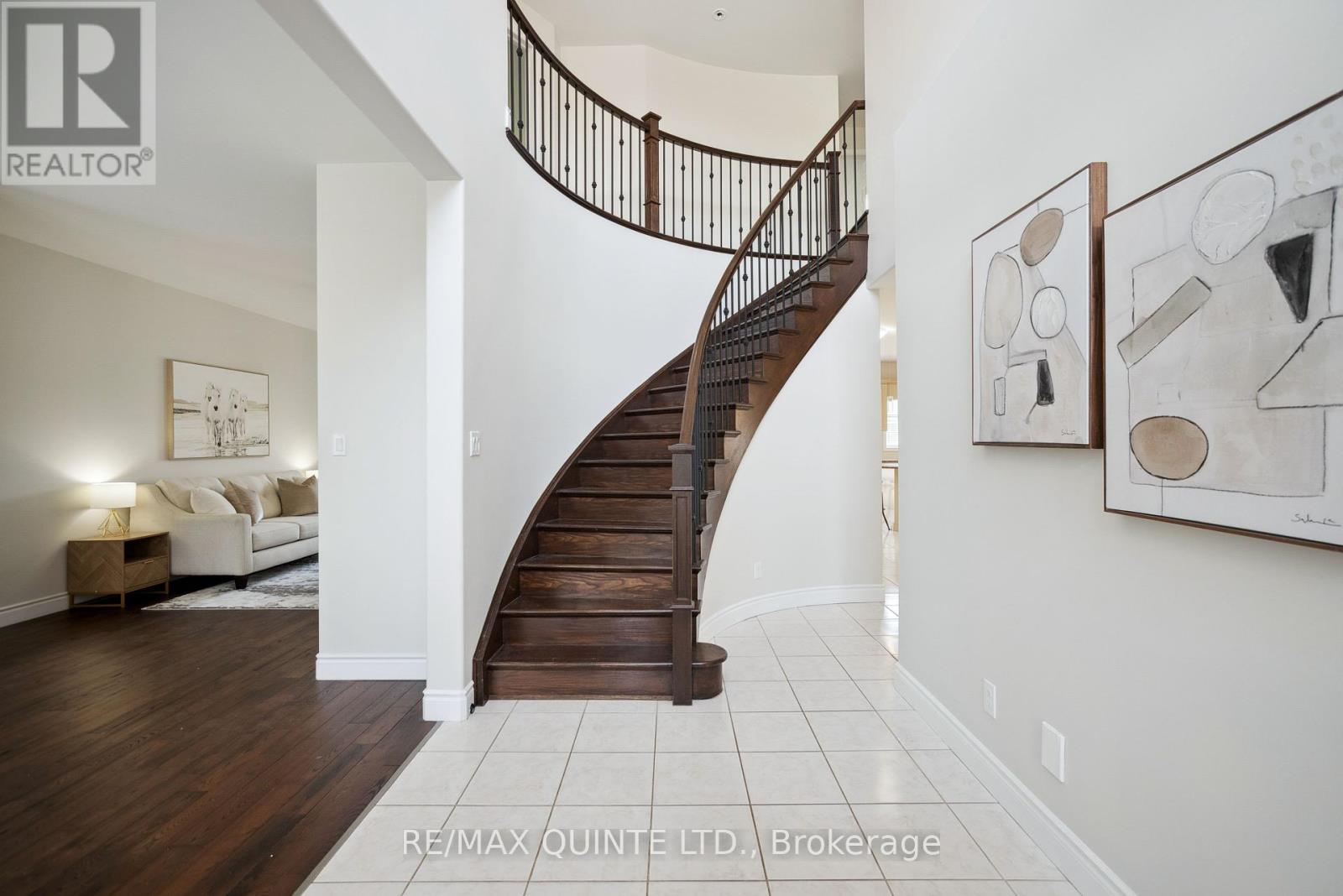 91 Hampton Ridge Drive E, Belleville (Thurlow Ward), Ontario  K8N 0E6 - Photo 4 - X12436749