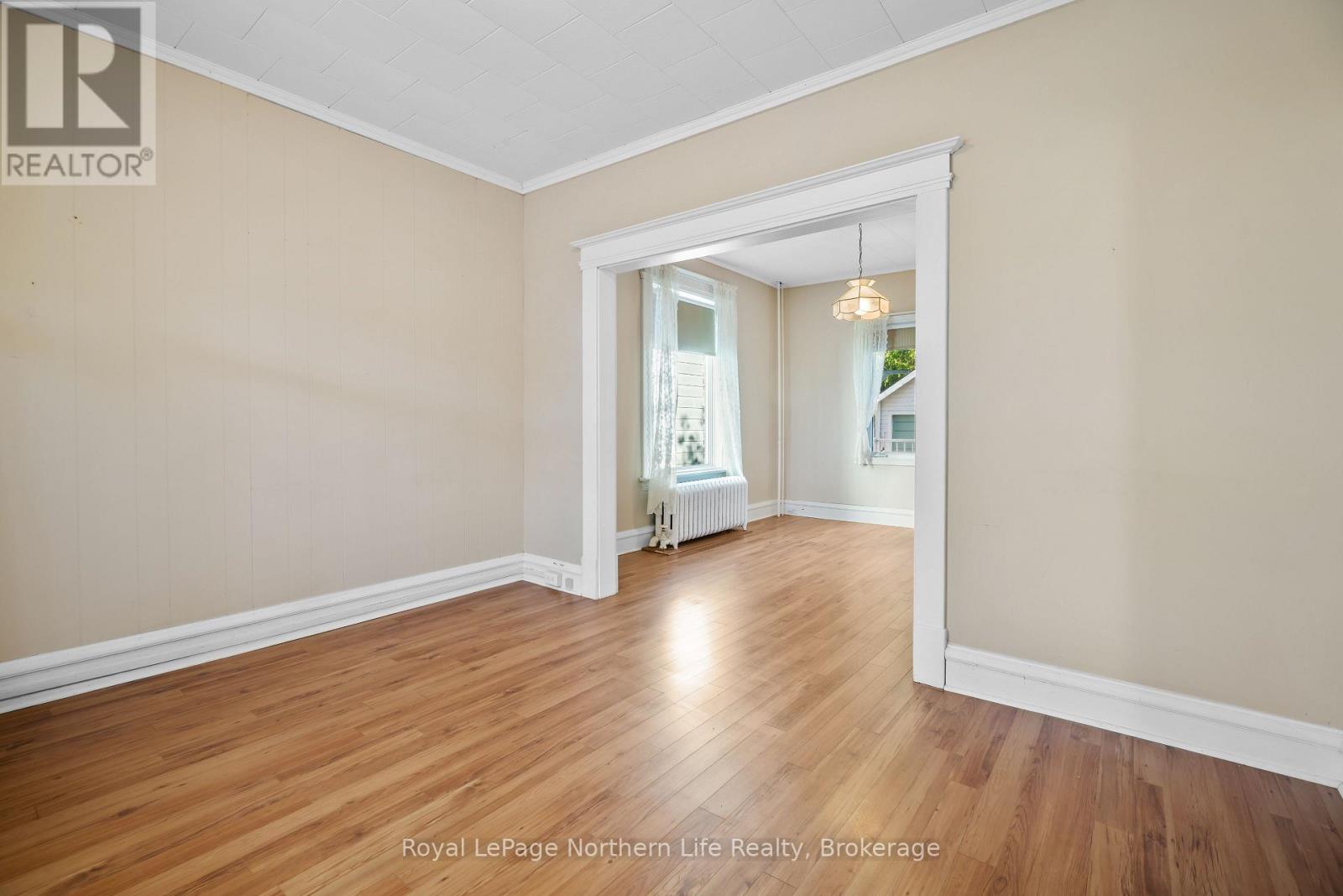 986 Main Street, North Bay, Ontario  P1B 2W1 - Photo 10 - X12437553