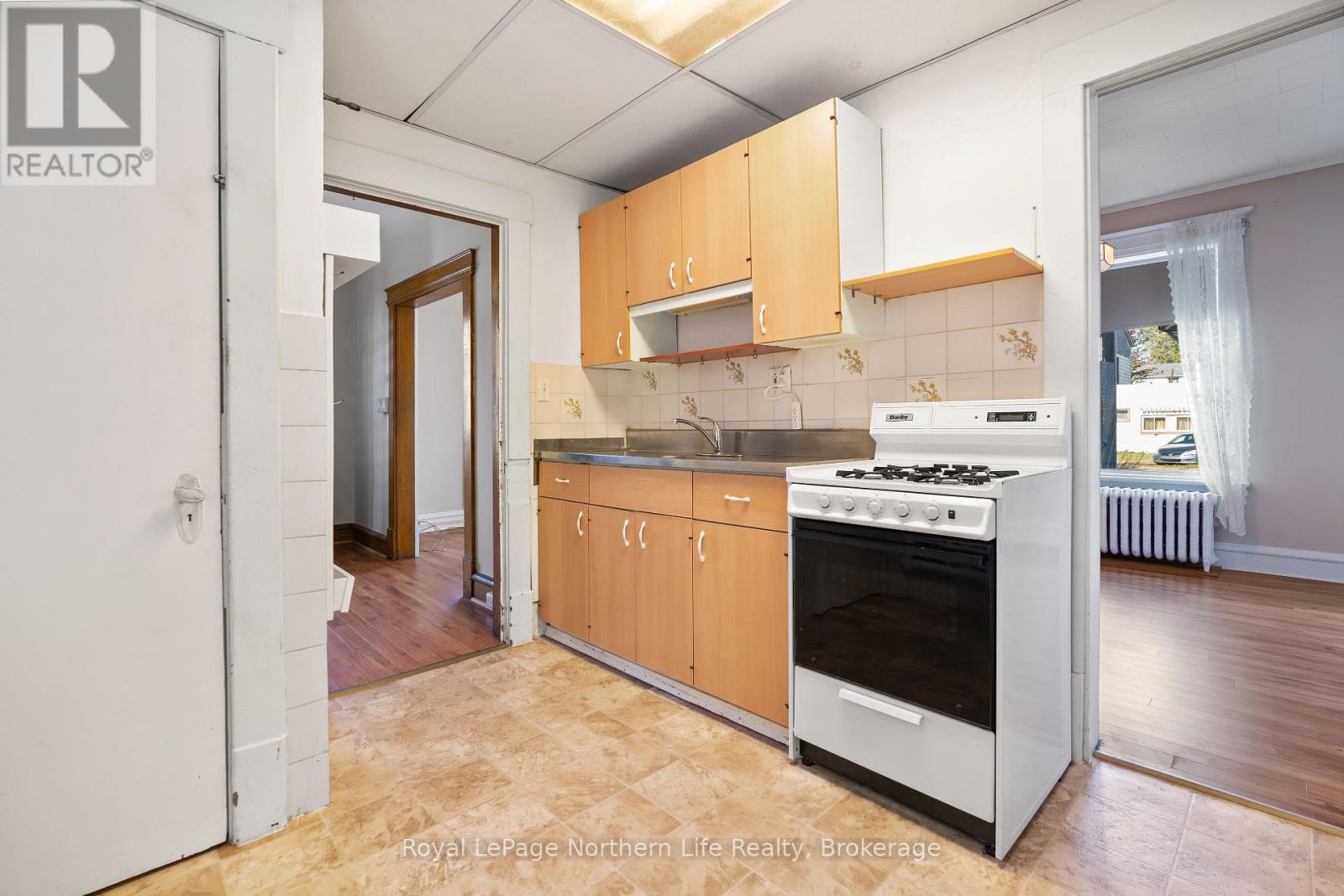 986 Main Street, North Bay, Ontario  P1B 2W1 - Photo 15 - X12437553