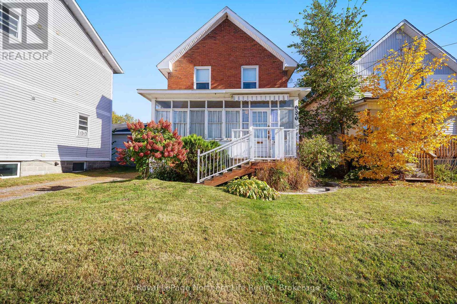 986 Main Street, North Bay, Ontario  P1B 2W1 - Photo 2 - X12437553