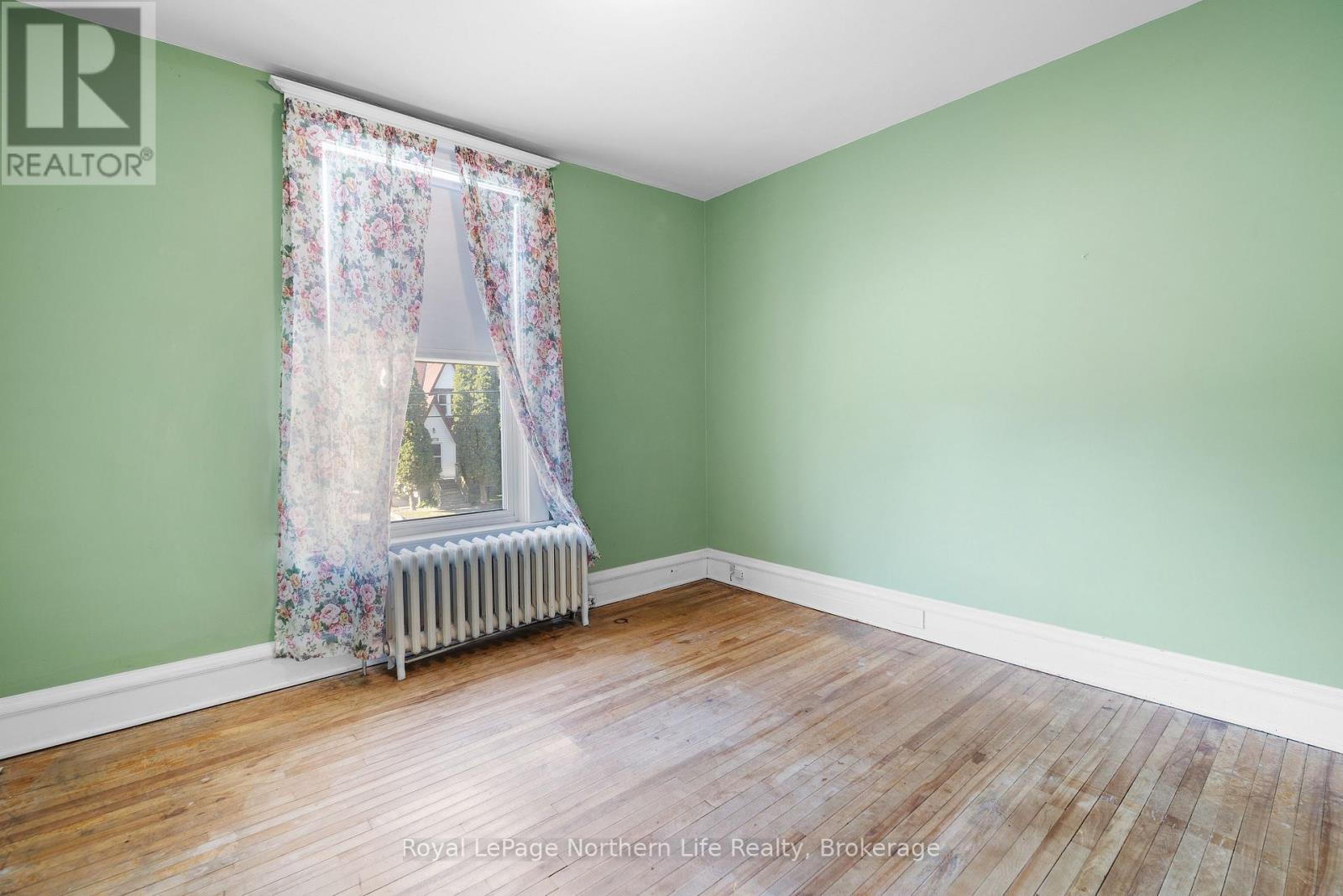 986 Main Street, North Bay, Ontario  P1B 2W1 - Photo 24 - X12437553