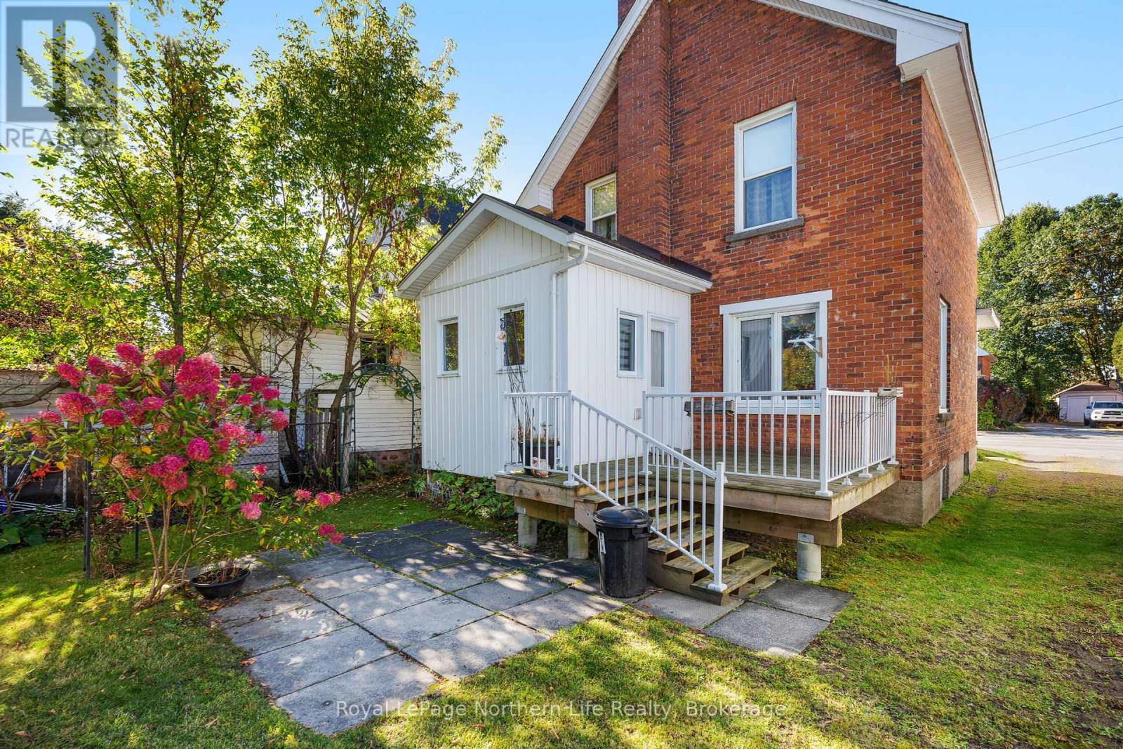 986 Main Street, North Bay, Ontario  P1B 2W1 - Photo 29 - X12437553