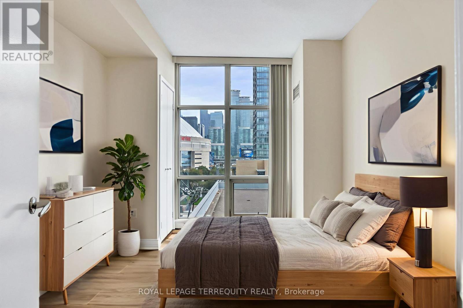 709 - 35 Mariner Terrace, Toronto, Ontario  M5V 3V9 - Photo 25 - C12424748