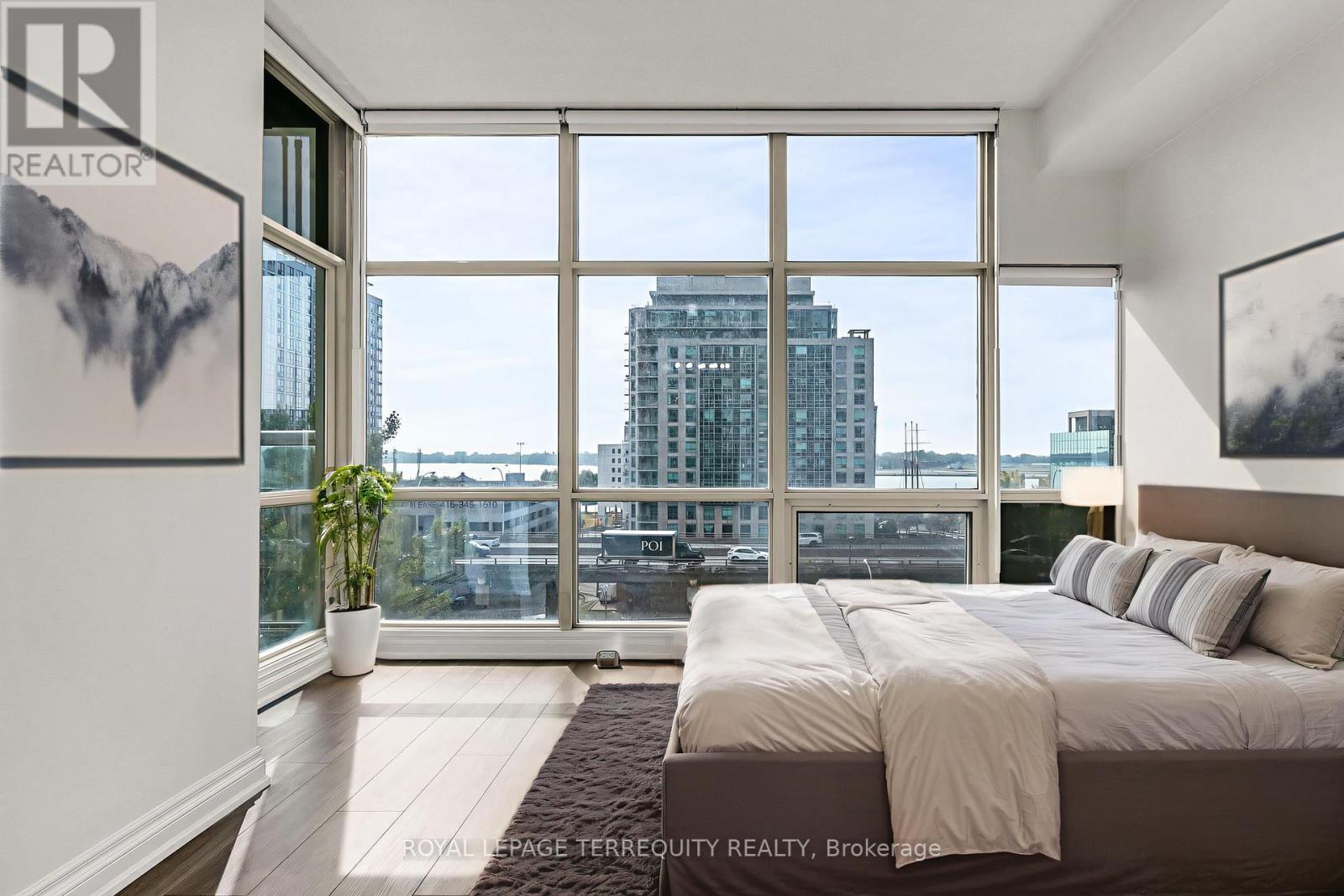 709 - 35 Mariner Terrace, Toronto, Ontario  M5V 3V9 - Photo 19 - C12424748