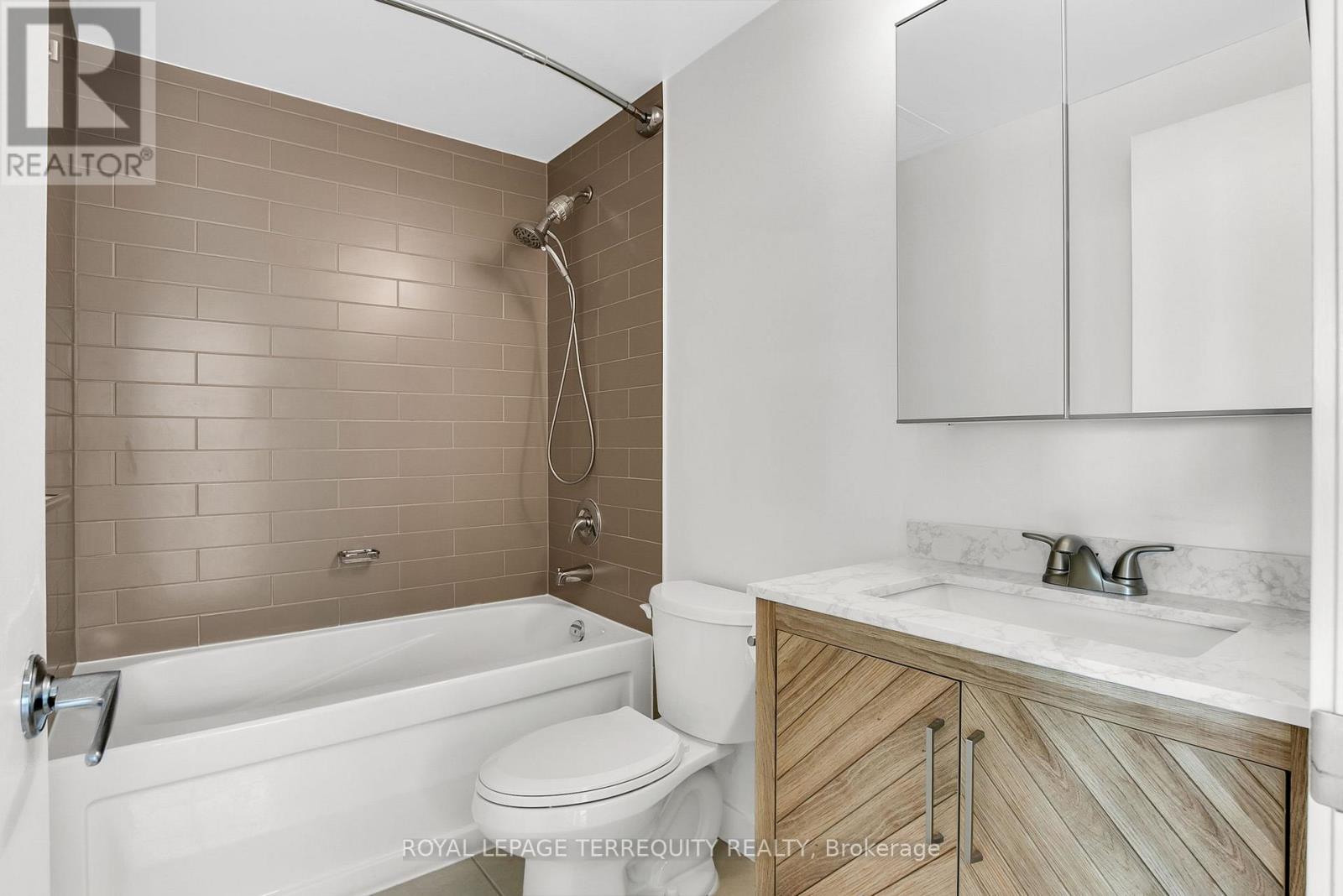 709 - 35 Mariner Terrace, Toronto, Ontario  M5V 3V9 - Photo 29 - C12424748