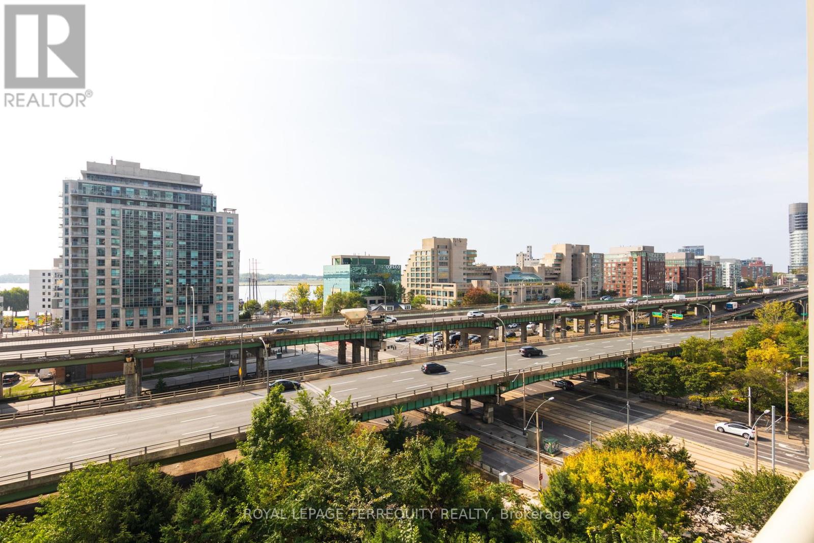 709 - 35 Mariner Terrace, Toronto, Ontario  M5V 3V9 - Photo 48 - C12424748