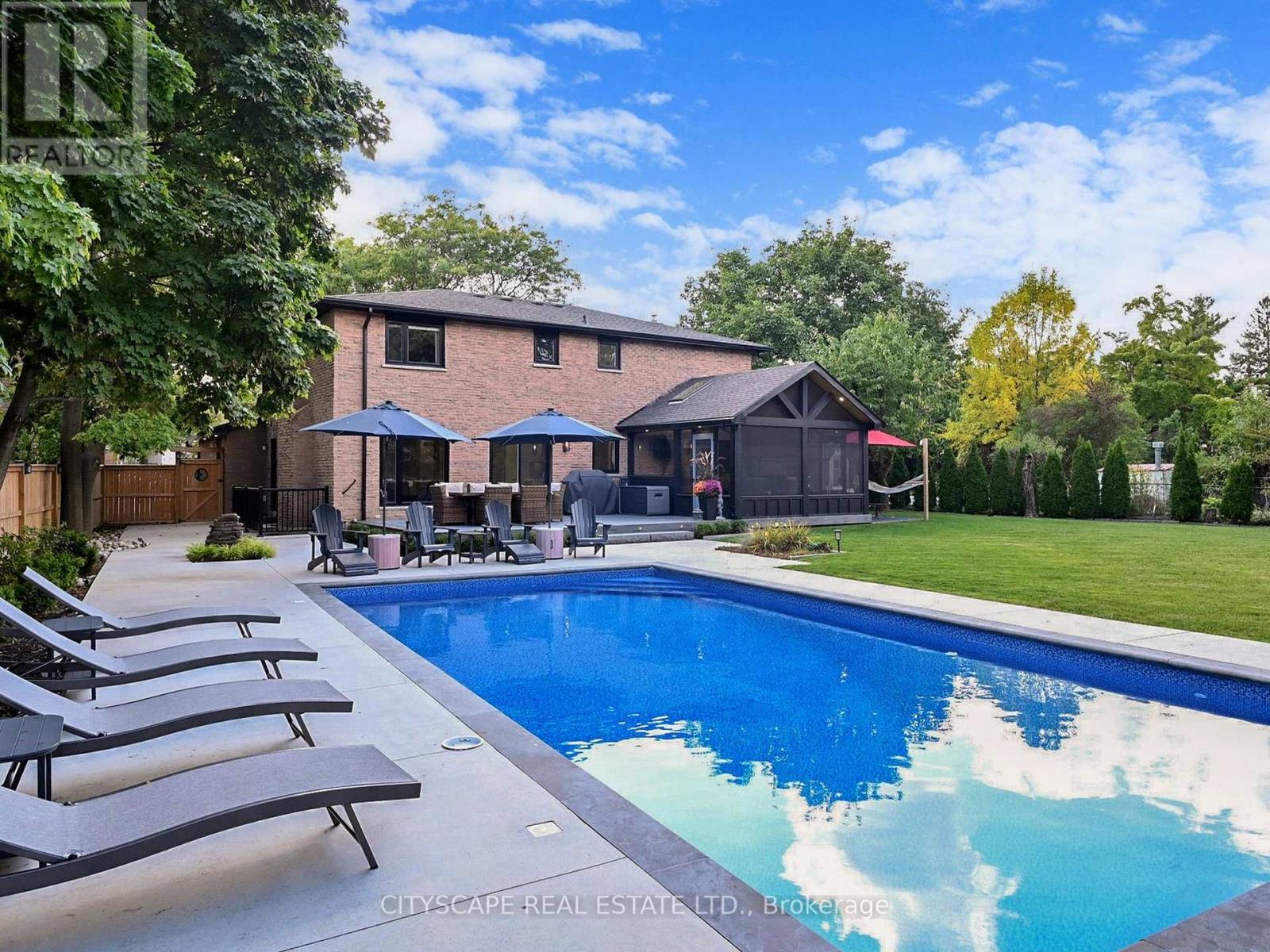 2585 Kenna Court, Mississauga, Ontario  L5K 2K4 - Photo 36 - W12433849