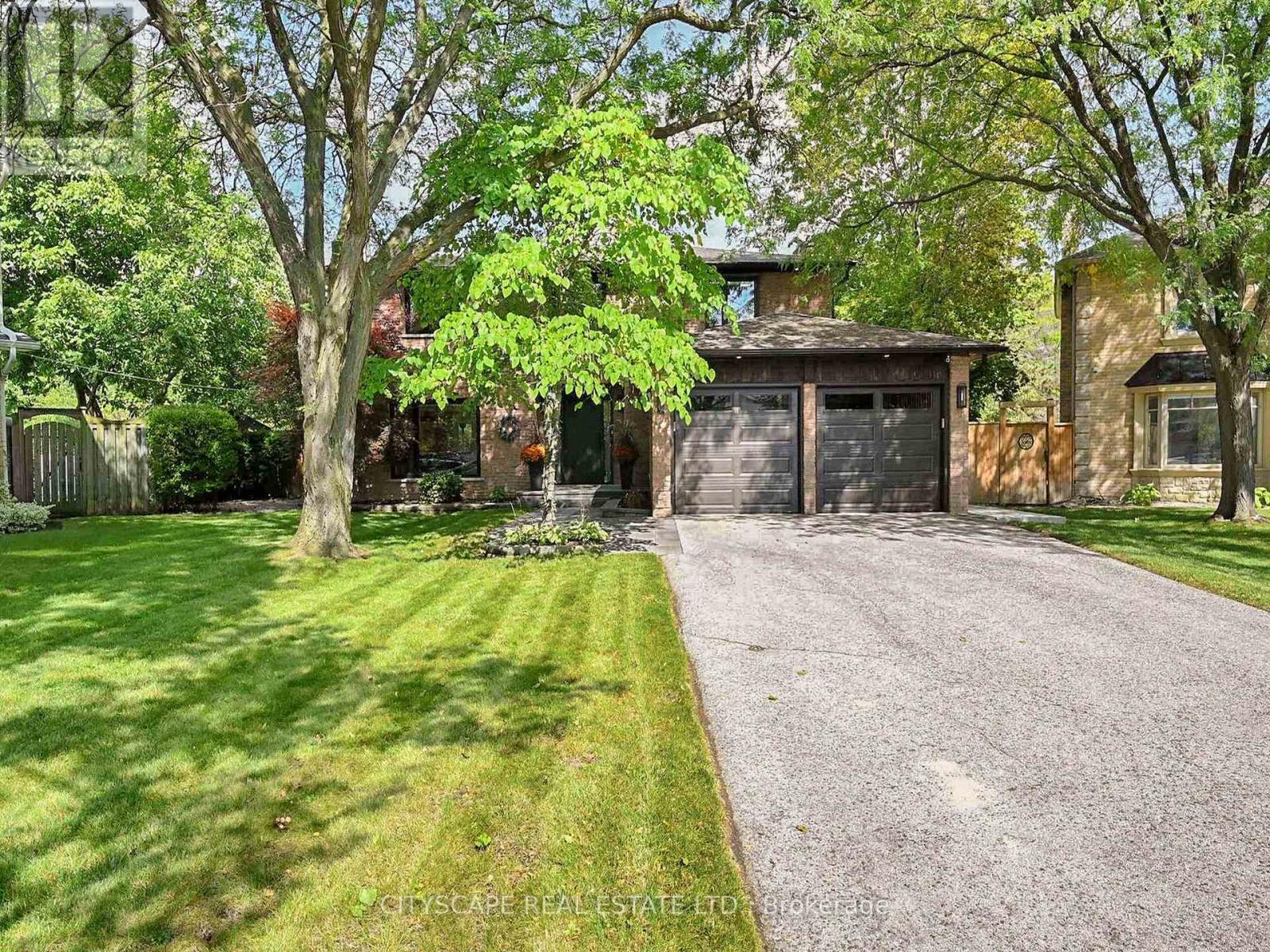 2585 Kenna Court, Mississauga, Ontario  L5K 2K4 - Photo 2 - W12433849
