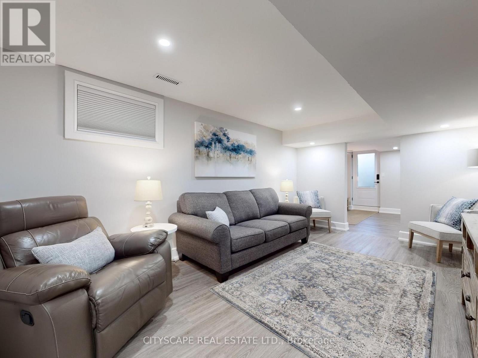 2585 Kenna Court, Mississauga, Ontario  L5K 2K4 - Photo 25 - W12433849