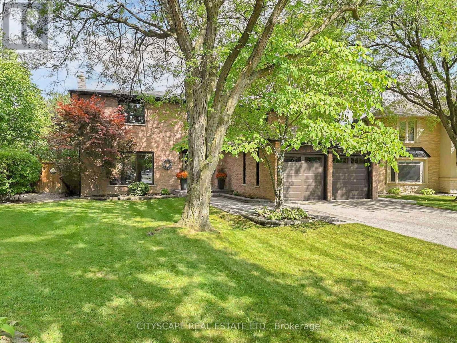 2585 Kenna Court, Mississauga, Ontario  L5K 2K4 - Photo 3 - W12433849