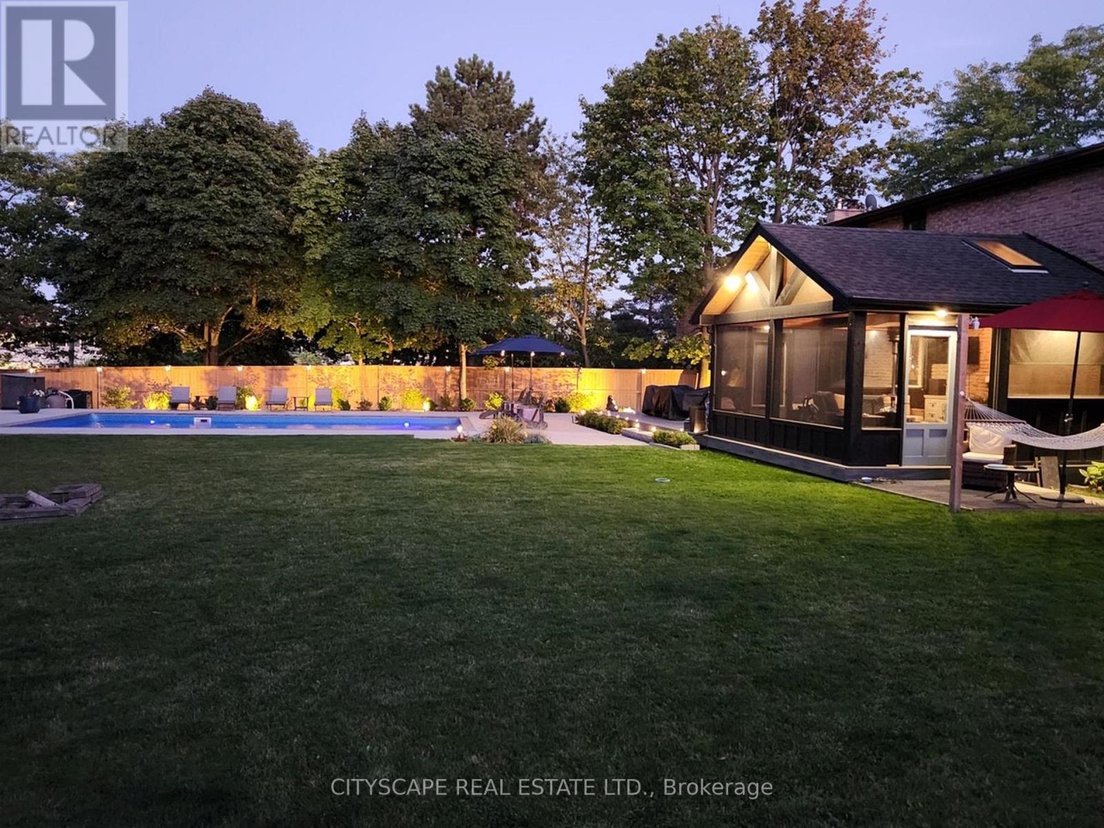 2585 Kenna Court, Mississauga, Ontario  L5K 2K4 - Photo 43 - W12433849