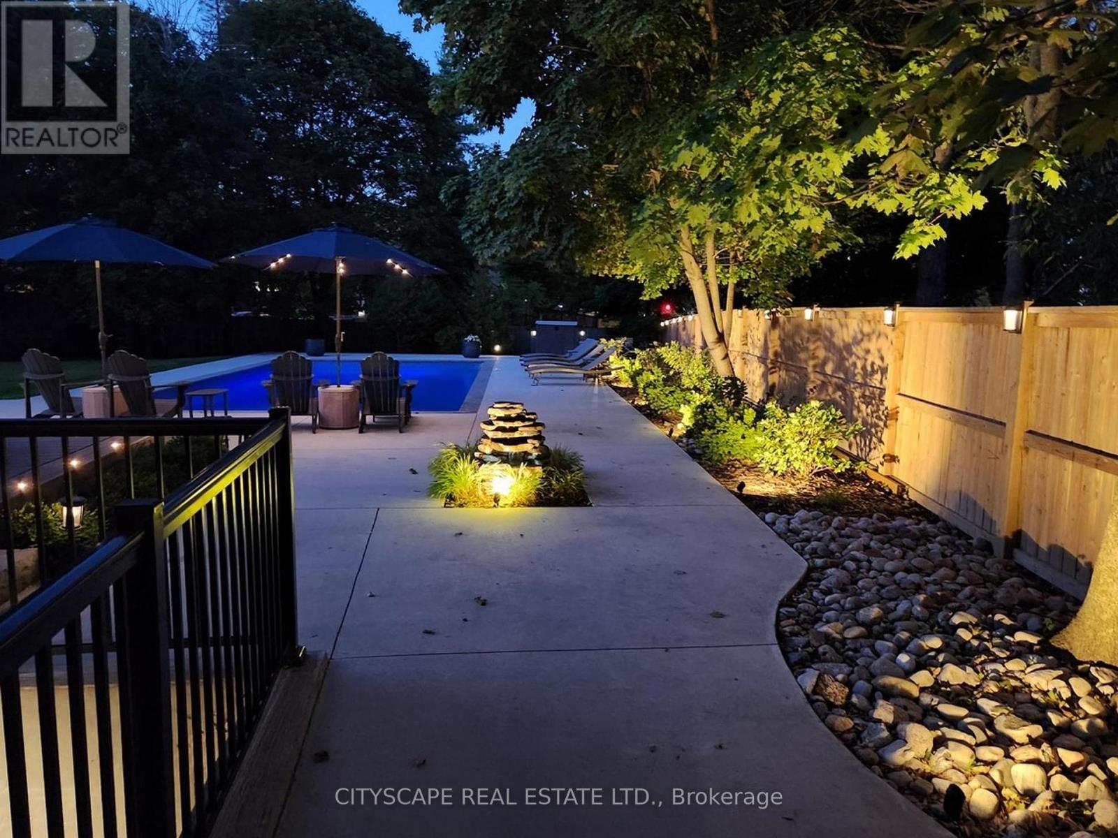 2585 Kenna Court, Mississauga, Ontario  L5K 2K4 - Photo 46 - W12433849