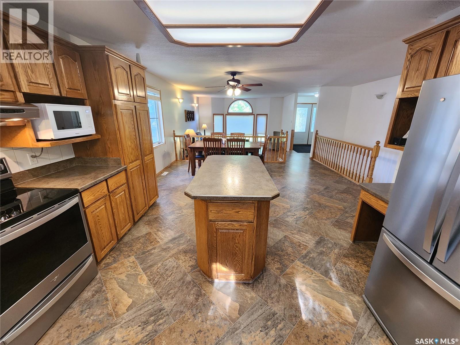 514 1st Avenue E, Lampman, Saskatchewan  S0C 1N0 - Photo 12 - SK019310