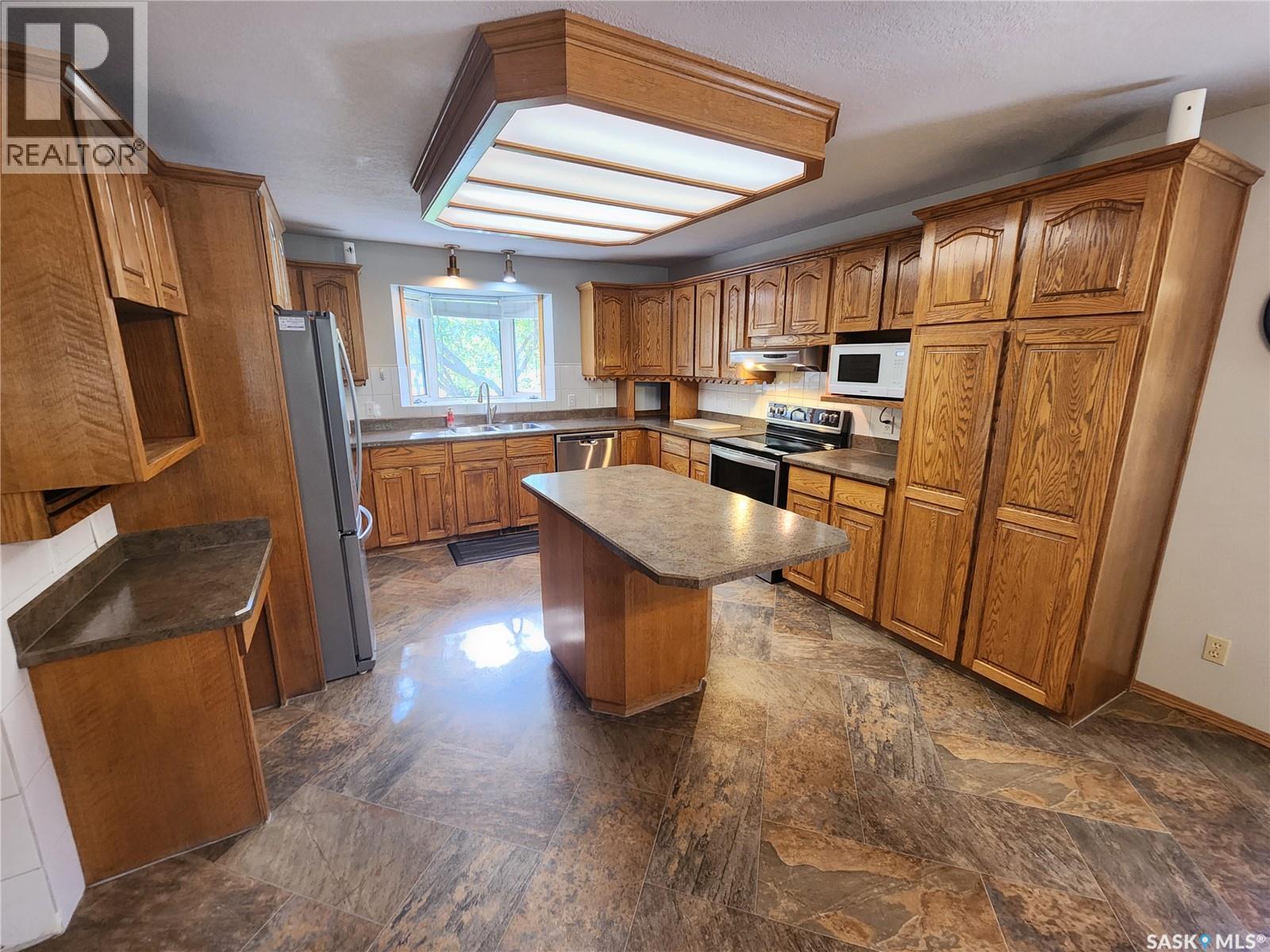 514 1st Avenue E, Lampman, Saskatchewan  S0C 1N0 - Photo 10 - SK019310