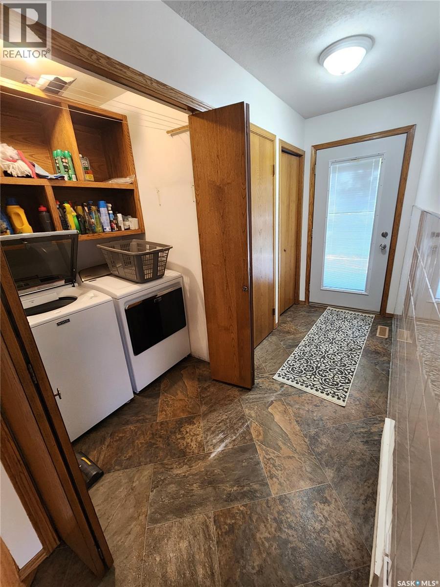 514 1st Avenue E, Lampman, Saskatchewan  S0C 1N0 - Photo 16 - SK019310