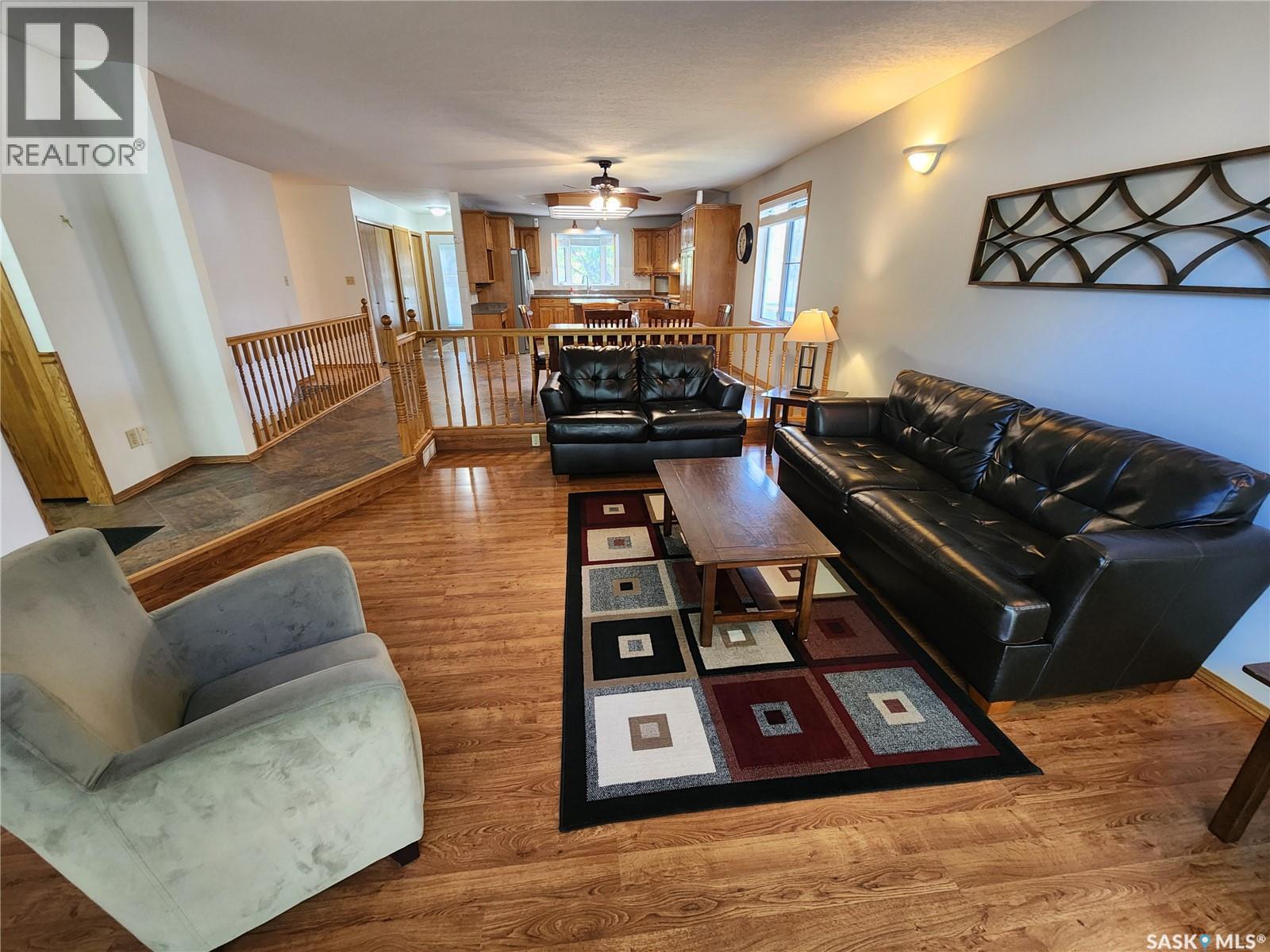 514 1st Avenue E, Lampman, Saskatchewan  S0C 1N0 - Photo 5 - SK019310