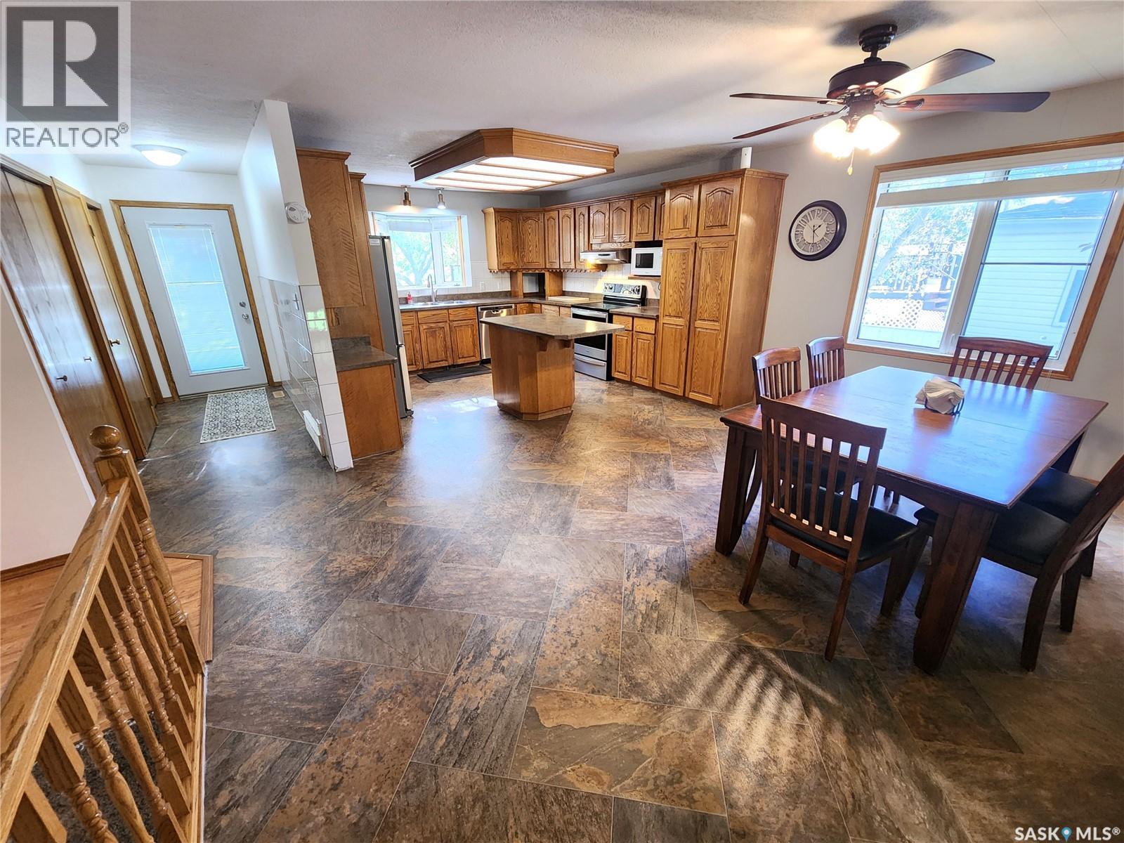 514 1st Avenue E, Lampman, Saskatchewan  S0C 1N0 - Photo 15 - SK019310