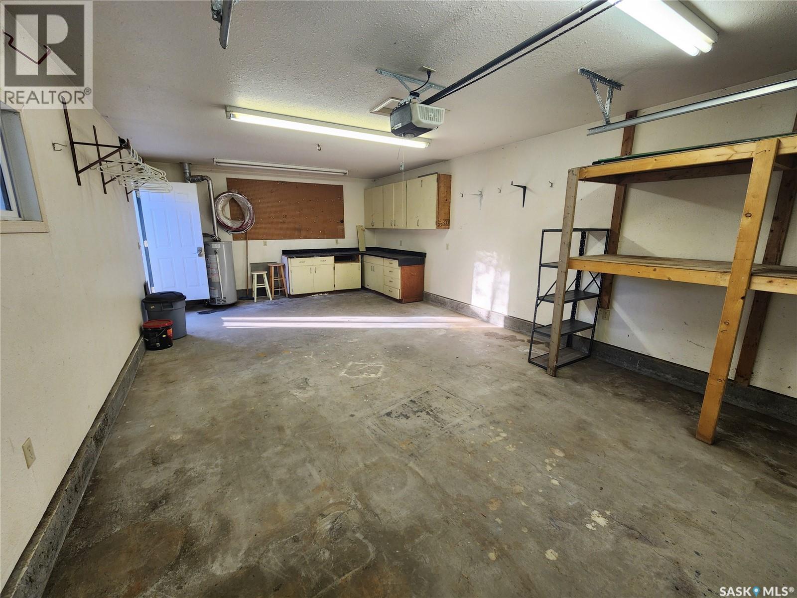 514 1st Avenue E, Lampman, Saskatchewan  S0C 1N0 - Photo 48 - SK019310